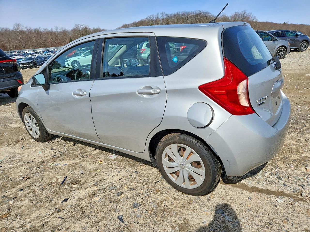 2015 Nissan Versa Note Silver vin: 3N1CE2CP0FL393967