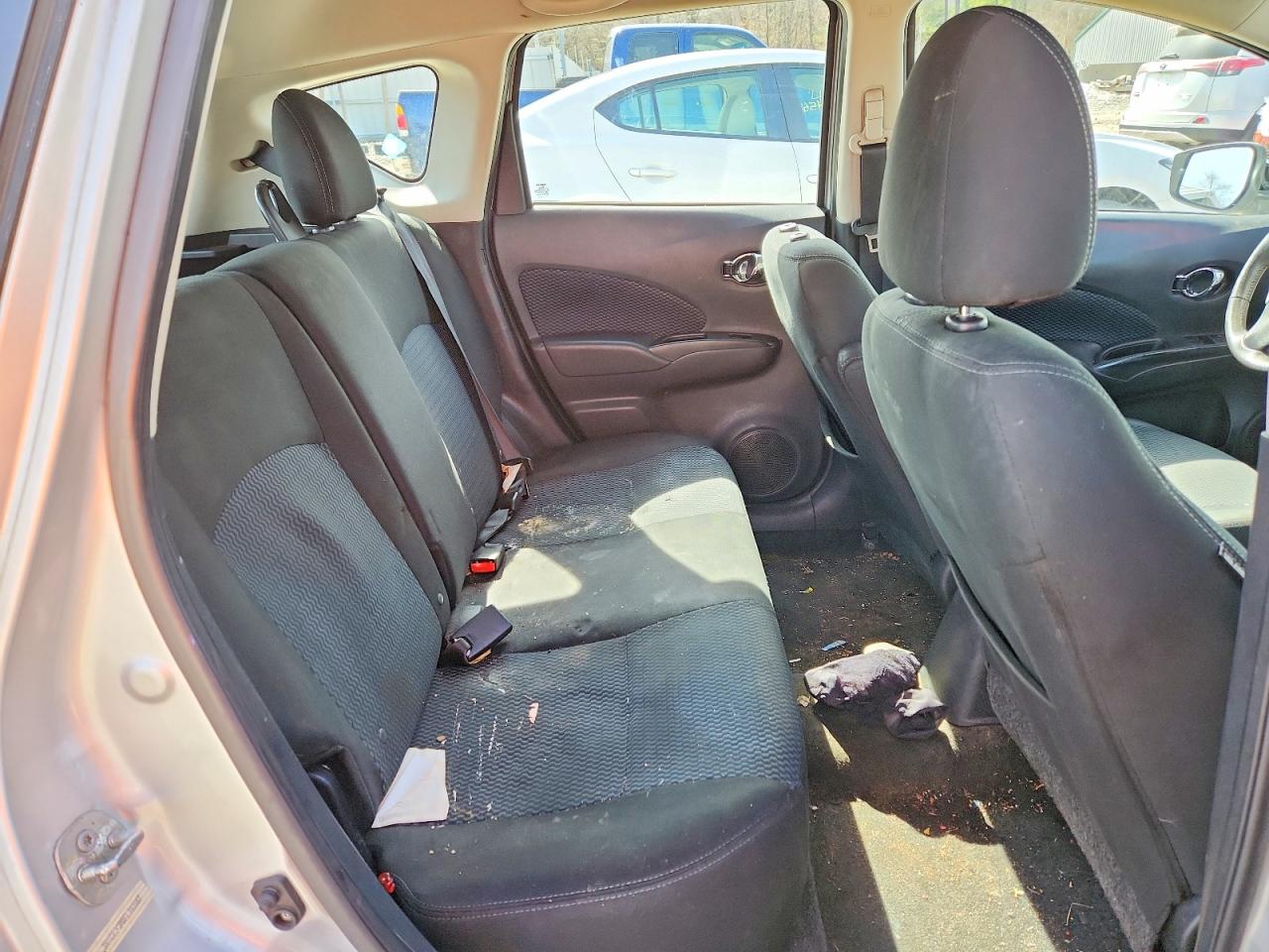 2015 Nissan Versa Note Silver vin: 3N1CE2CP0FL393967