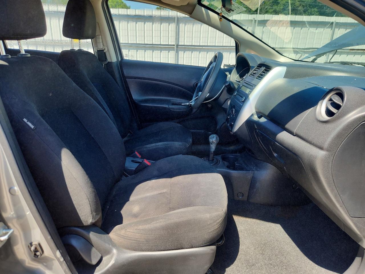 2015 Nissan Versa Note S Plus Silver vin: 3N1CE2CP0FL401050