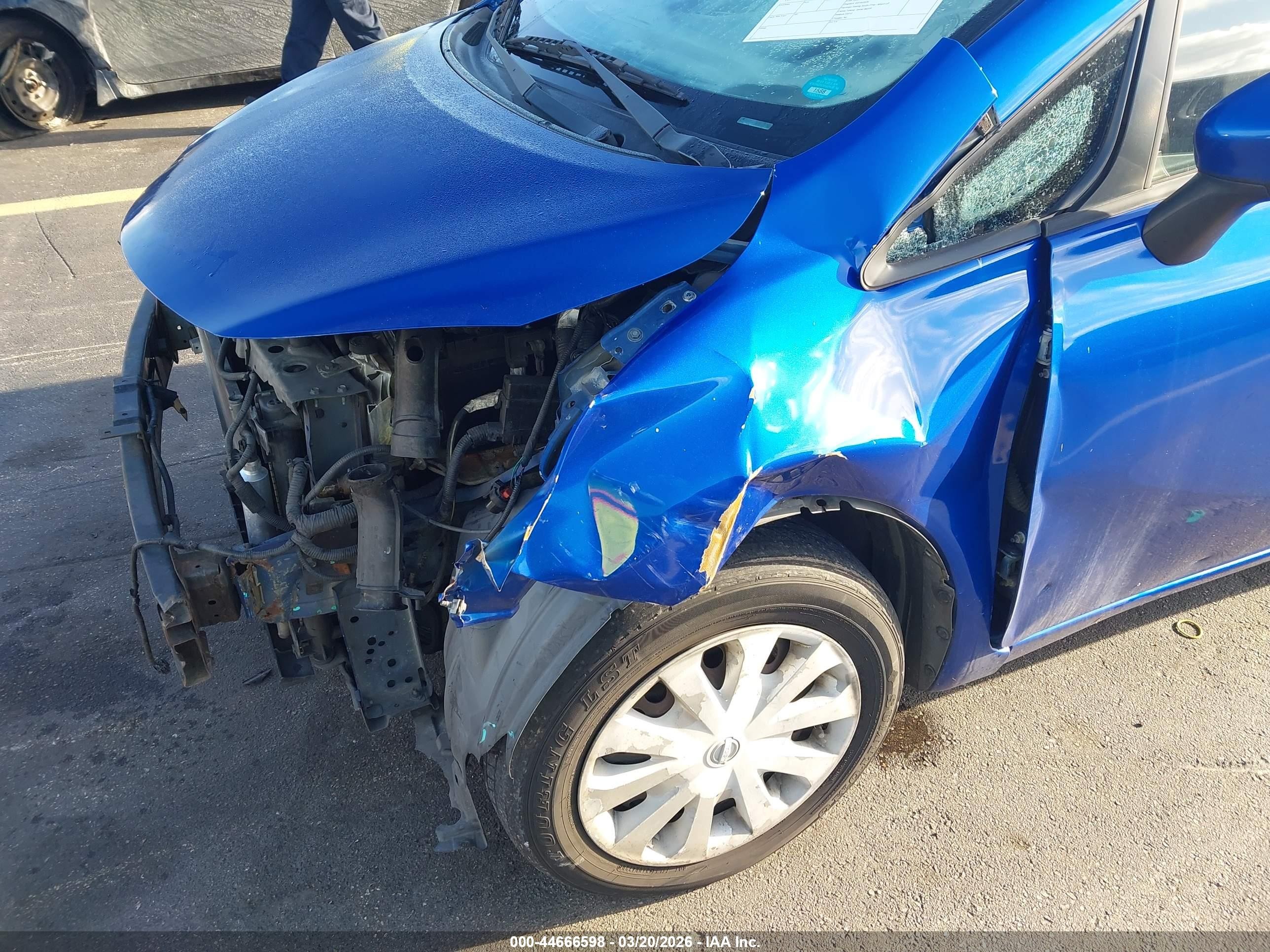 2015 Nissan Versa Note S (sr)/s Plus/sl/sr/sv Blue vin: 3N1CE2CP0FL426417