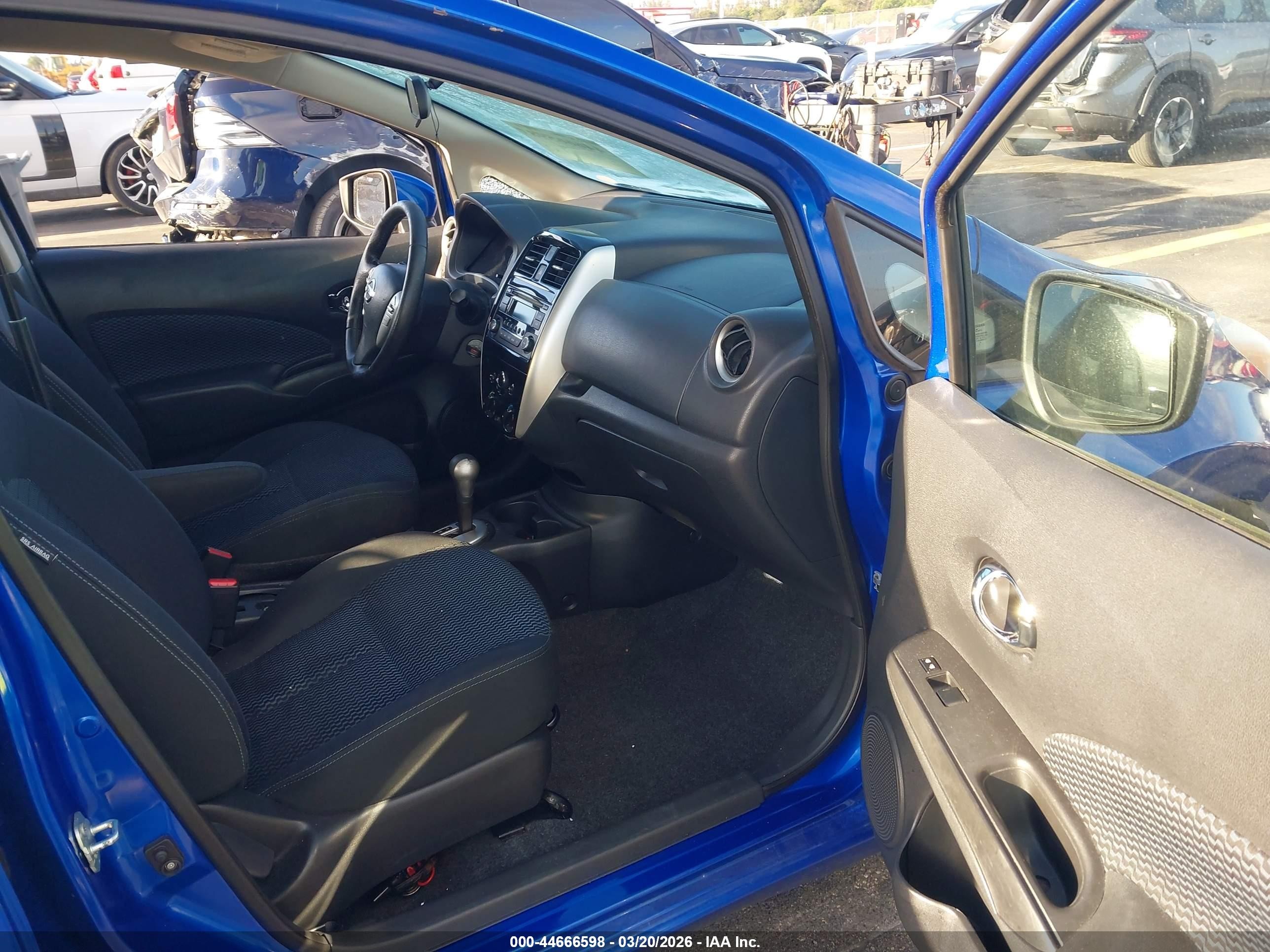 2015 Nissan Versa Note S (sr)/s Plus/sl/sr/sv Blue vin: 3N1CE2CP0FL426417