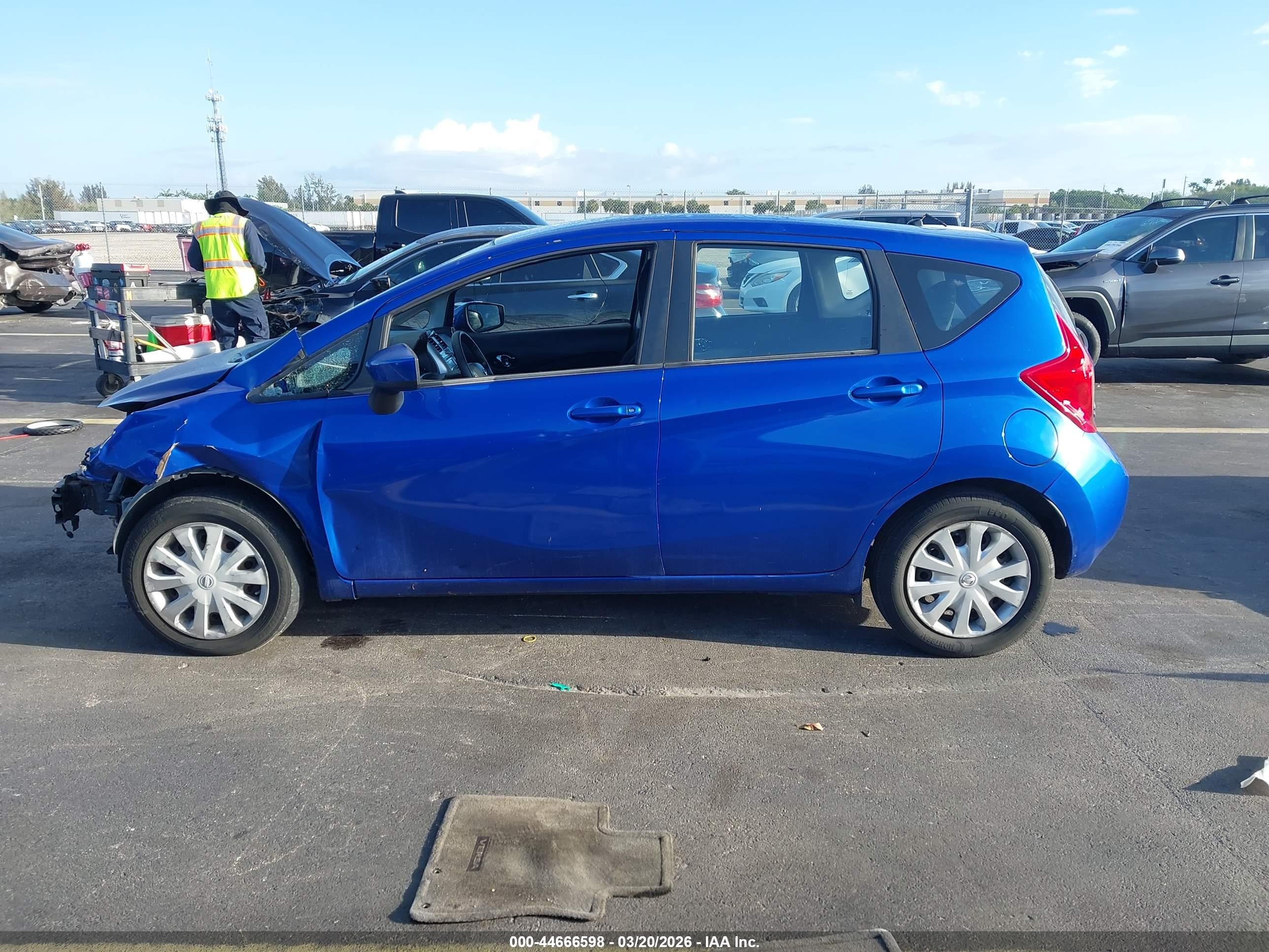 2015 Nissan Versa Note S (sr)/s Plus/sl/sr/sv Blue vin: 3N1CE2CP0FL426417