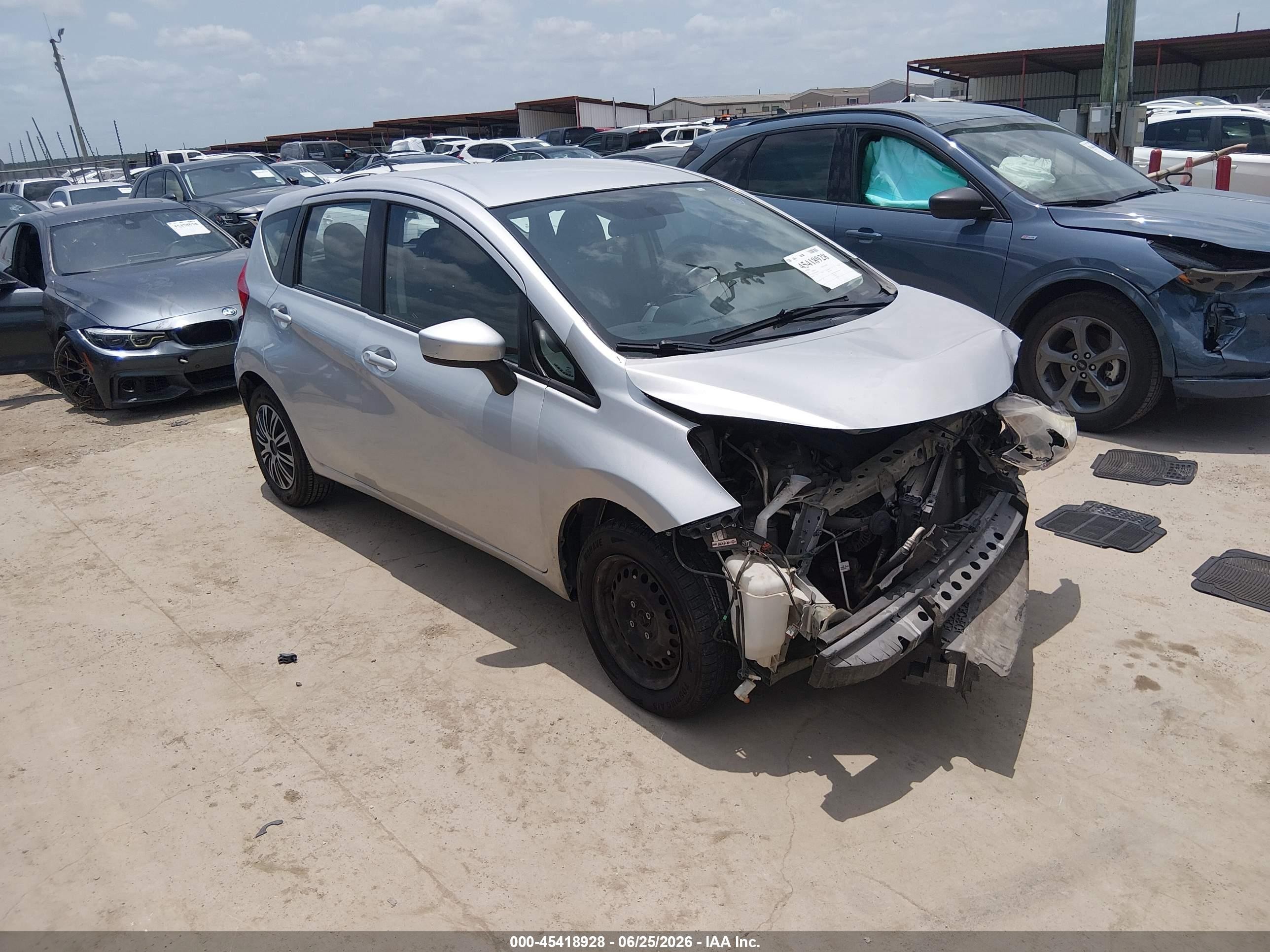 2015 Nissan Versa Note S (sr)/s Plus/sl/sr/sv Silver vin: 3N1CE2CP0FL440026