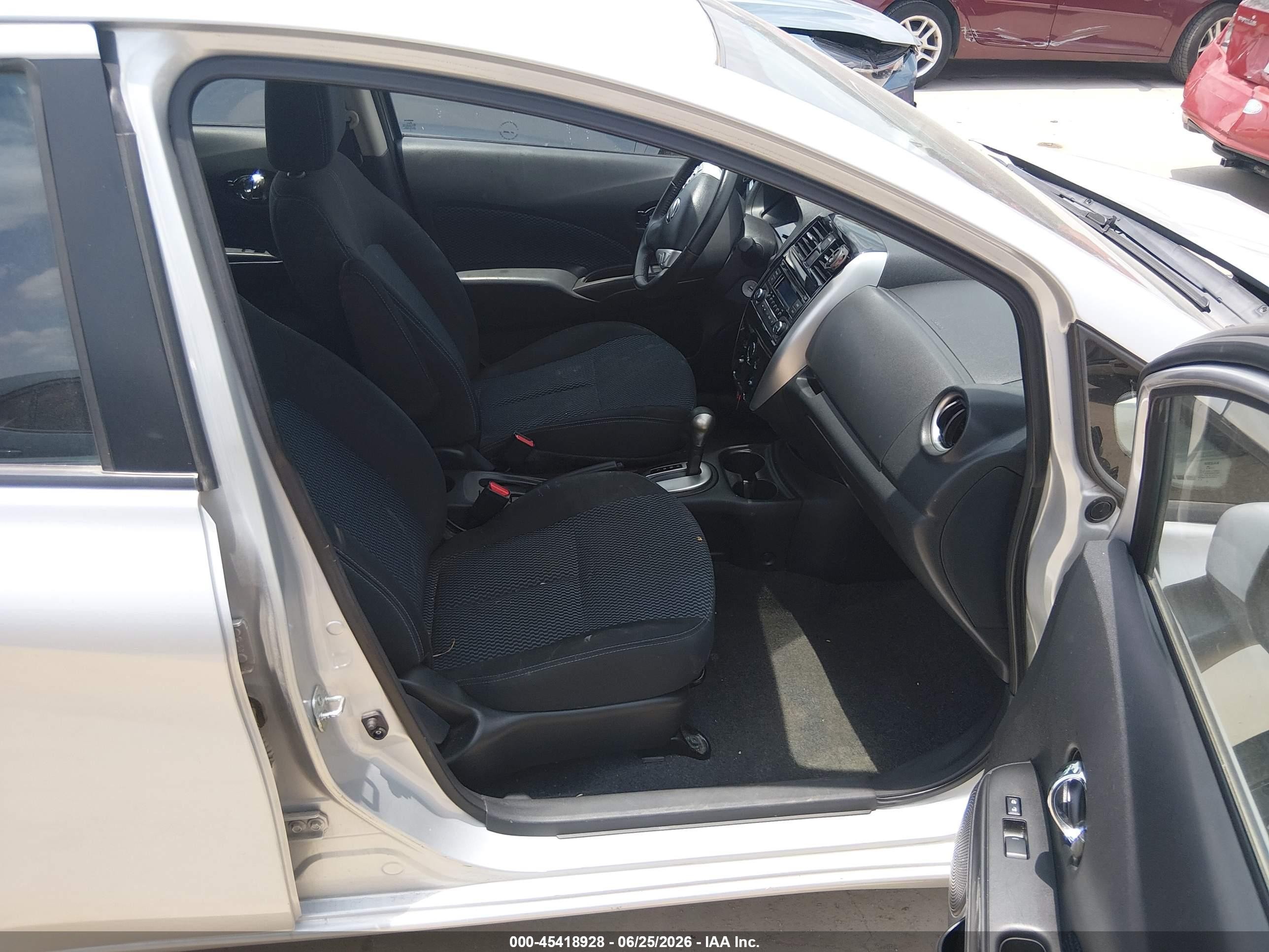 2015 Nissan Versa Note S (sr)/s Plus/sl/sr/sv Silver vin: 3N1CE2CP0FL440026