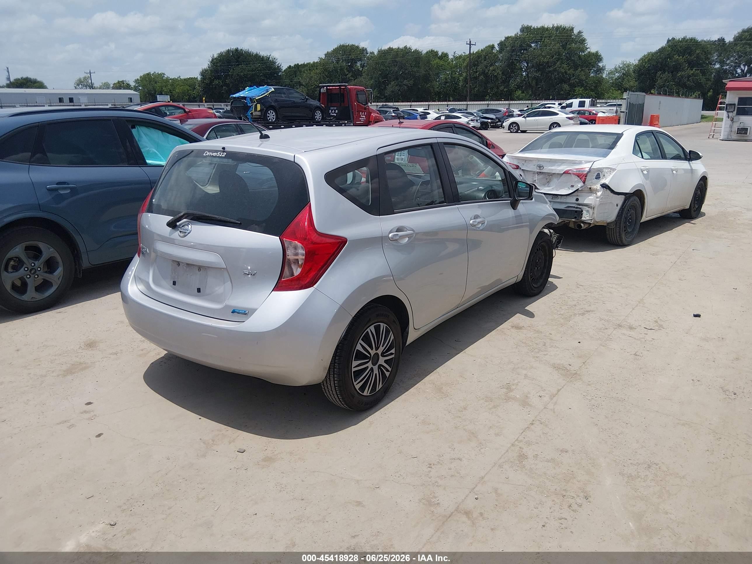 2015 Nissan Versa Note S (sr)/s Plus/sl/sr/sv Silver vin: 3N1CE2CP0FL440026
