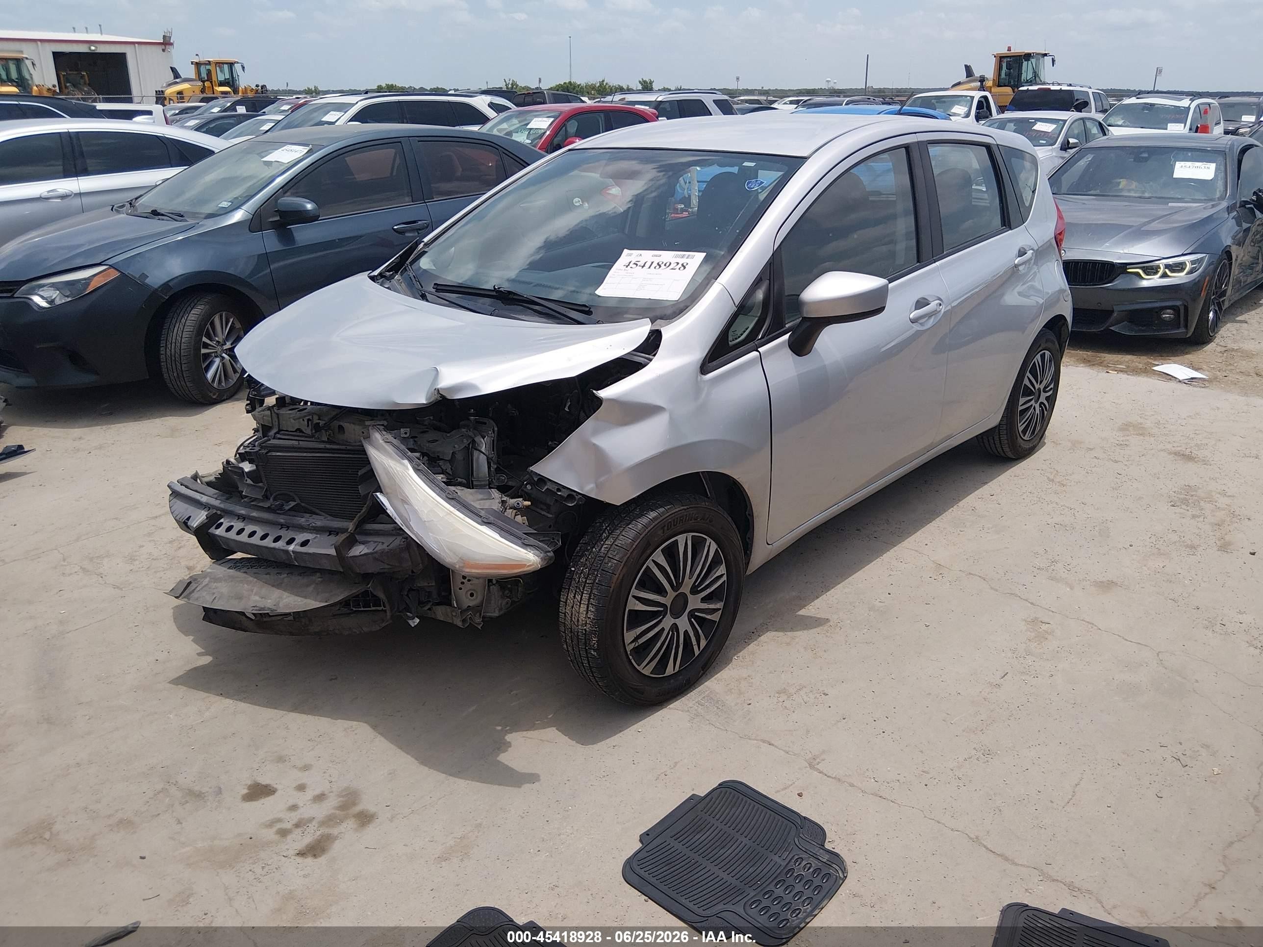 2015 Nissan Versa Note S (sr)/s Plus/sl/sr/sv Silver vin: 3N1CE2CP0FL440026