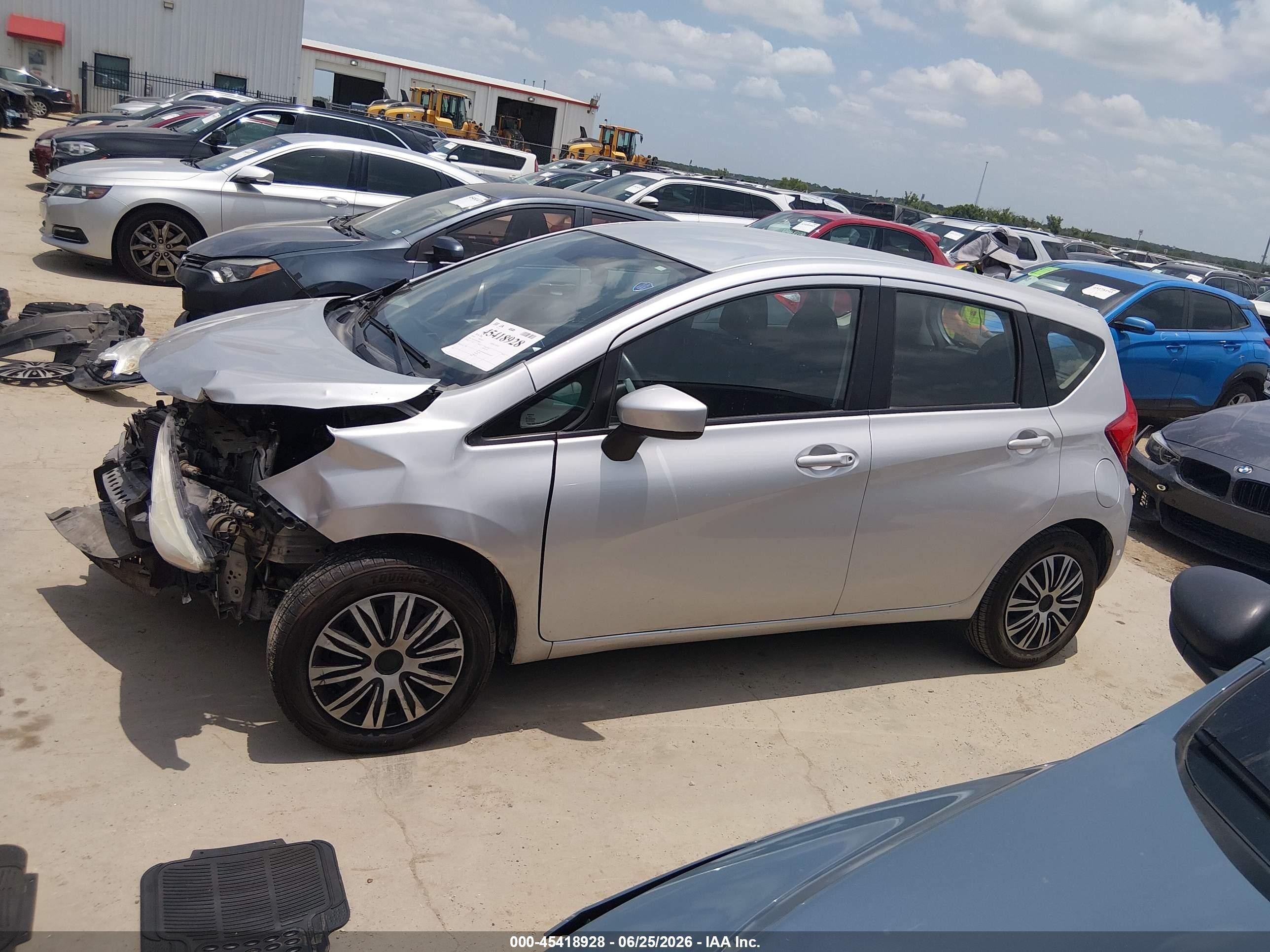 2015 Nissan Versa Note S (sr)/s Plus/sl/sr/sv Silver vin: 3N1CE2CP0FL440026