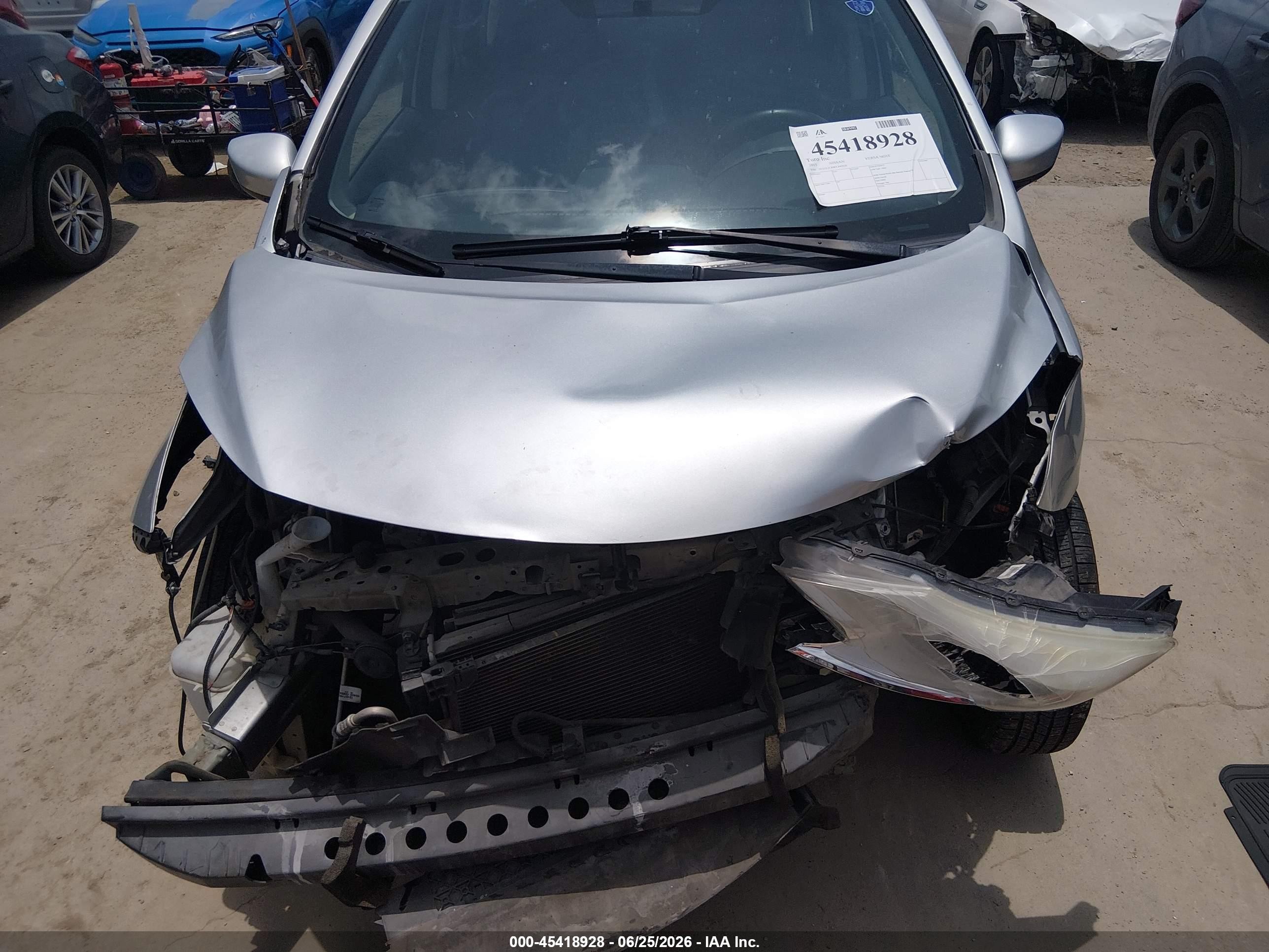2015 Nissan Versa Note S (sr)/s Plus/sl/sr/sv Silver vin: 3N1CE2CP0FL440026