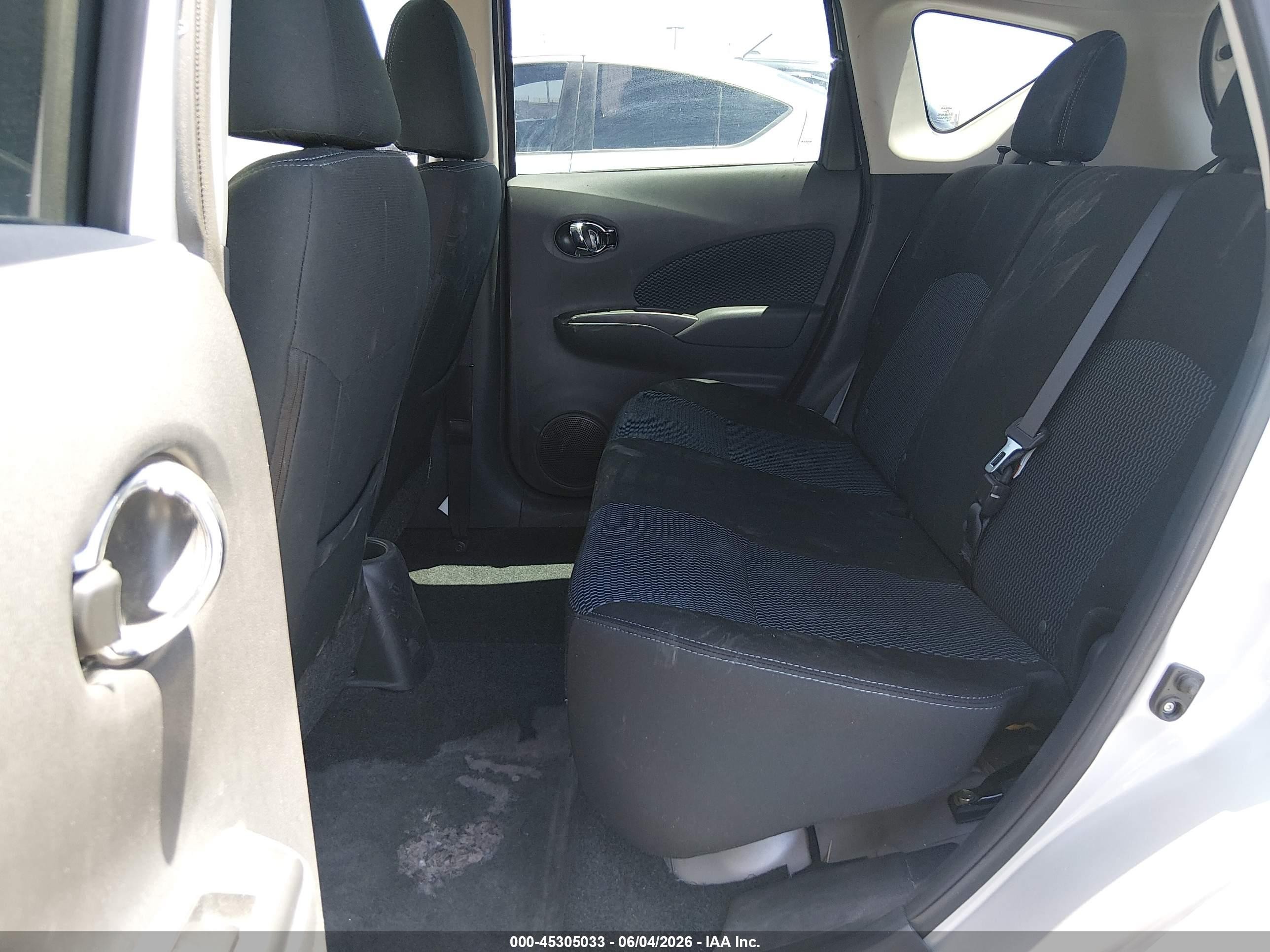 2015 Nissan Versa Note Sv Silver vin: 3N1CE2CP0FL445596