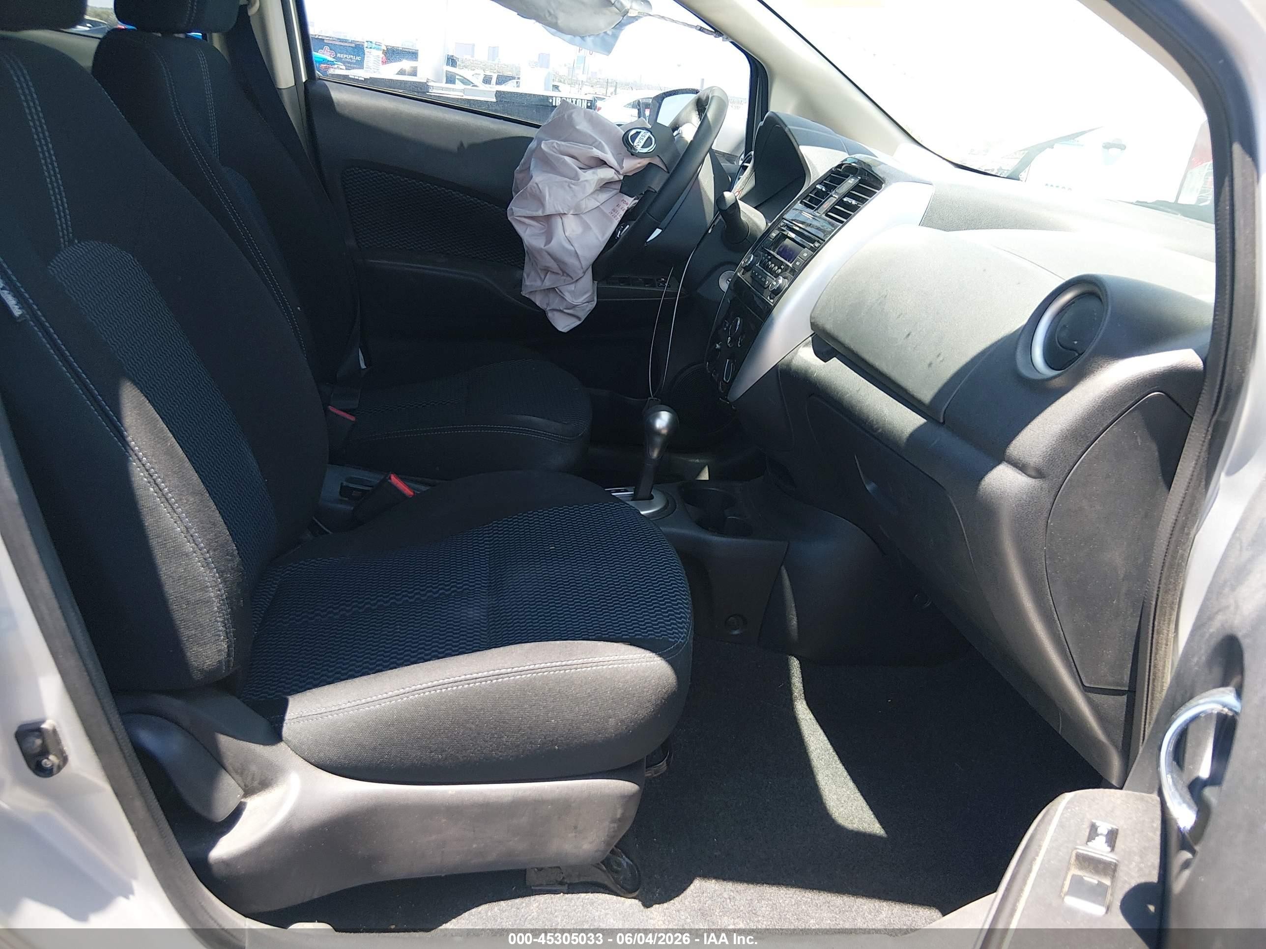 2015 Nissan Versa Note Sv Silver vin: 3N1CE2CP0FL445596