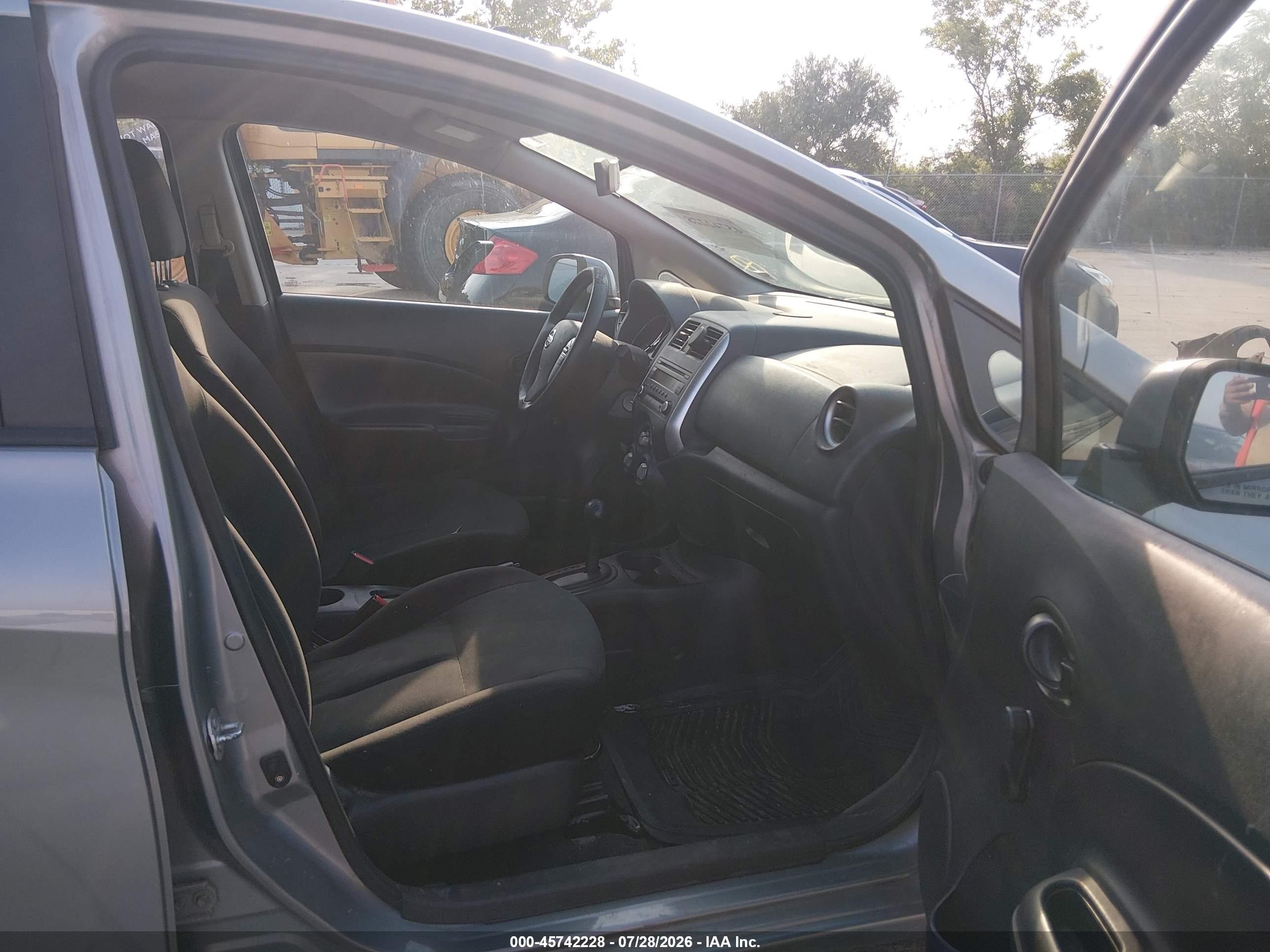 2014 Nissan Versa Note S Plus Beige vin: 3N1CE2CP1EL389747