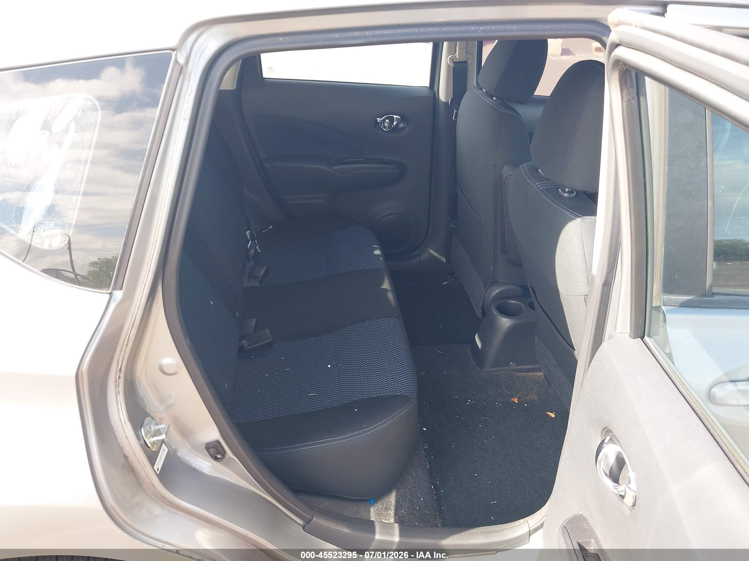 2015 Nissan Versa Note Sv Gray vin: 3N1CE2CP1FL350836