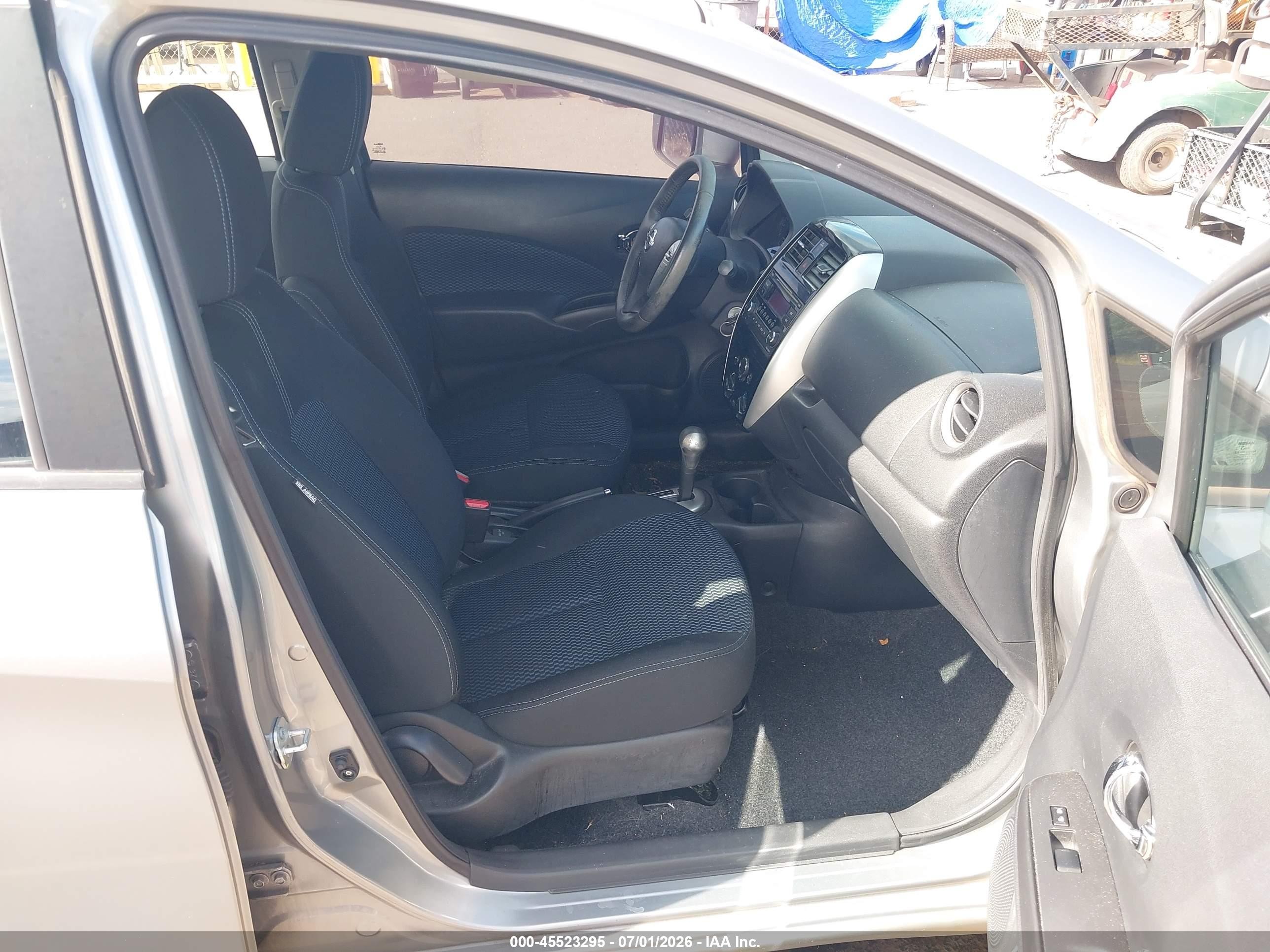 2015 Nissan Versa Note Sv Gray vin: 3N1CE2CP1FL350836