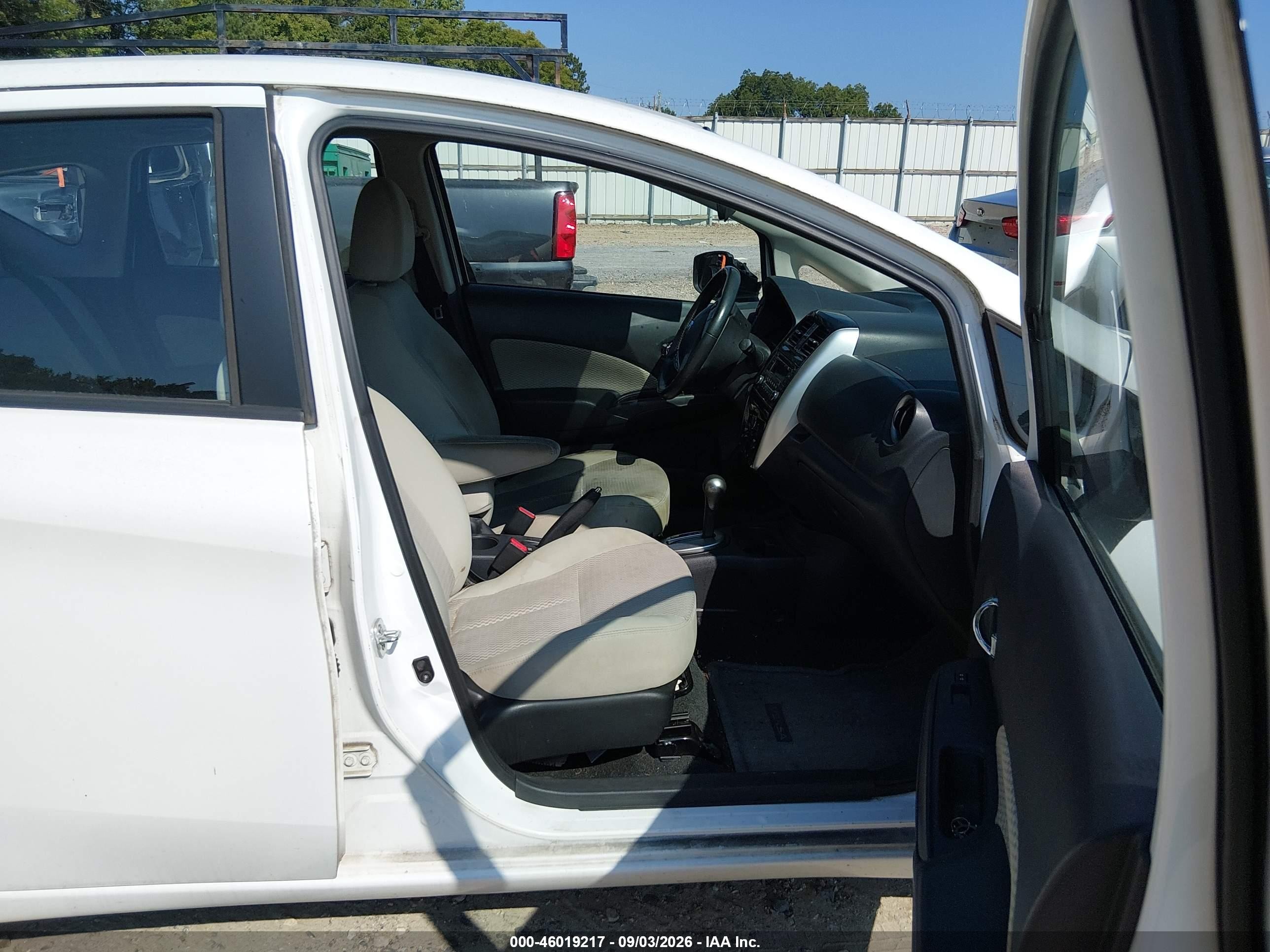 2015 Nissan Versa Note S (sr)/s Plus/sl/sr/sv White vin: 3N1CE2CP1FL355423