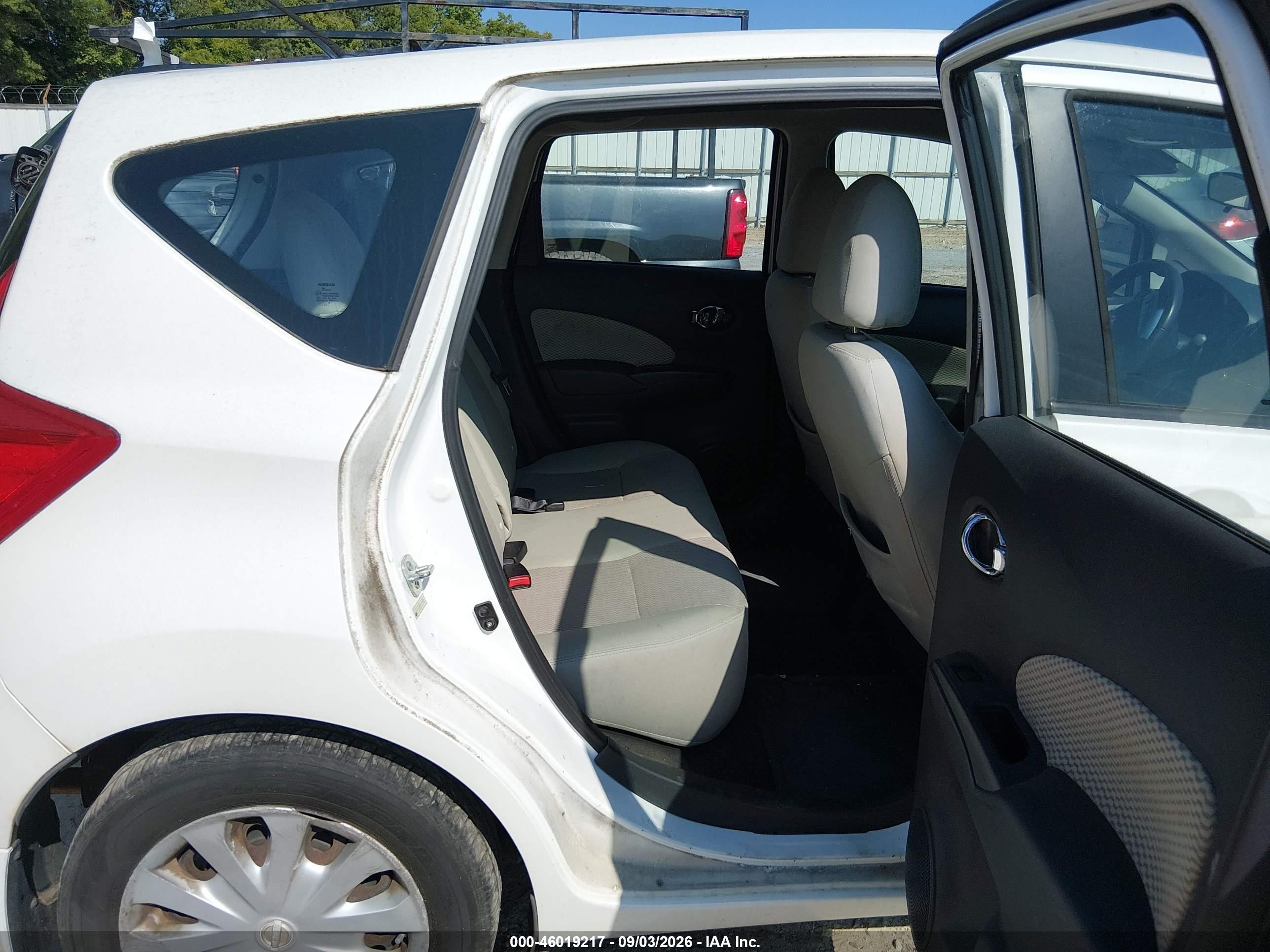 2015 Nissan Versa Note S (sr)/s Plus/sl/sr/sv White vin: 3N1CE2CP1FL355423