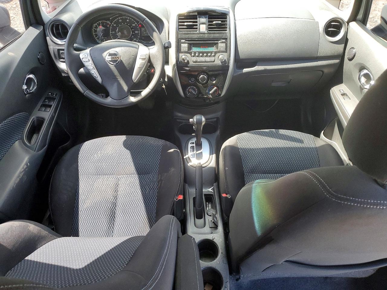2015 Nissan Versa Note Sv Silver vin: 3N1CE2CP1FL381827