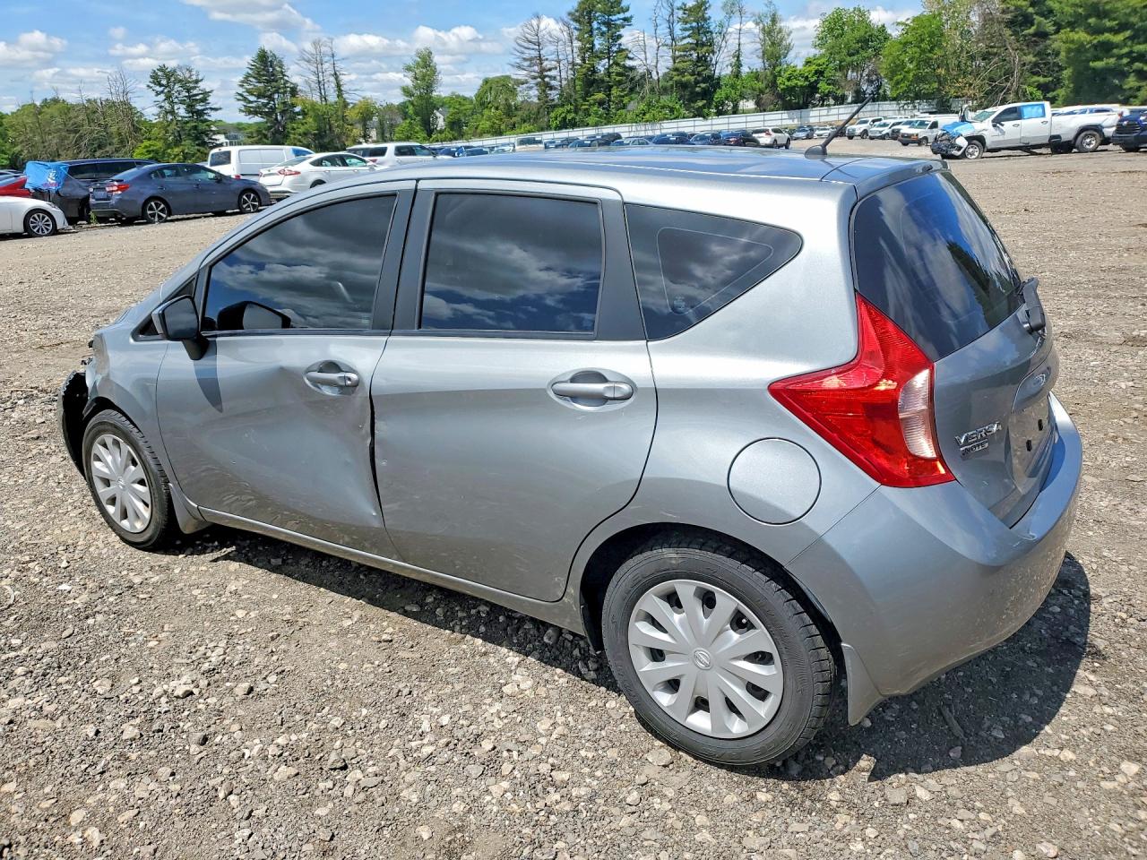 2015 Nissan Versa Note Sv Silver vin: 3N1CE2CP1FL381827