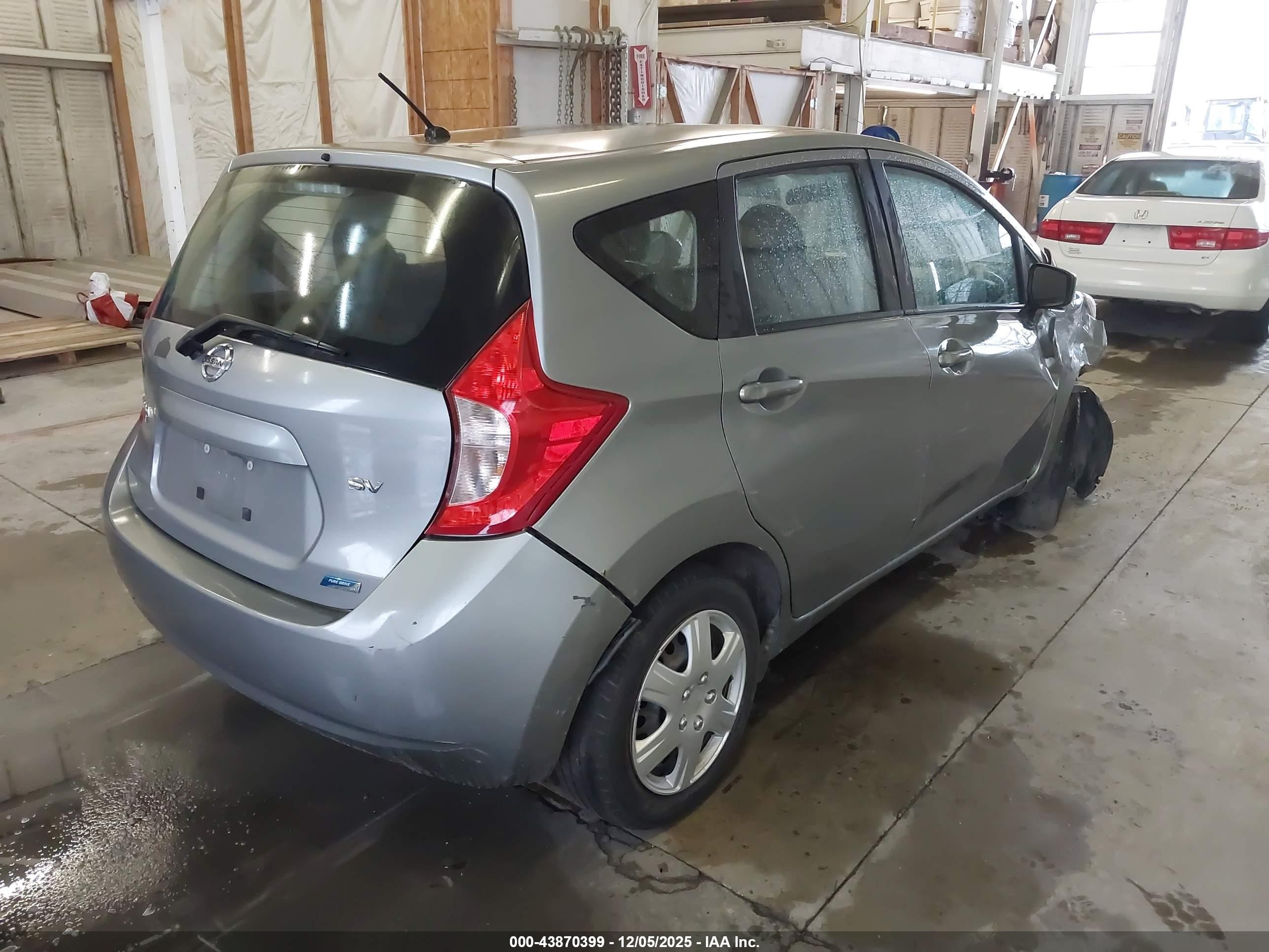 2015 Nissan Versa Note S (sr)/s Plus/sl/sr/sv Gray vin: 3N1CE2CP1FL400893