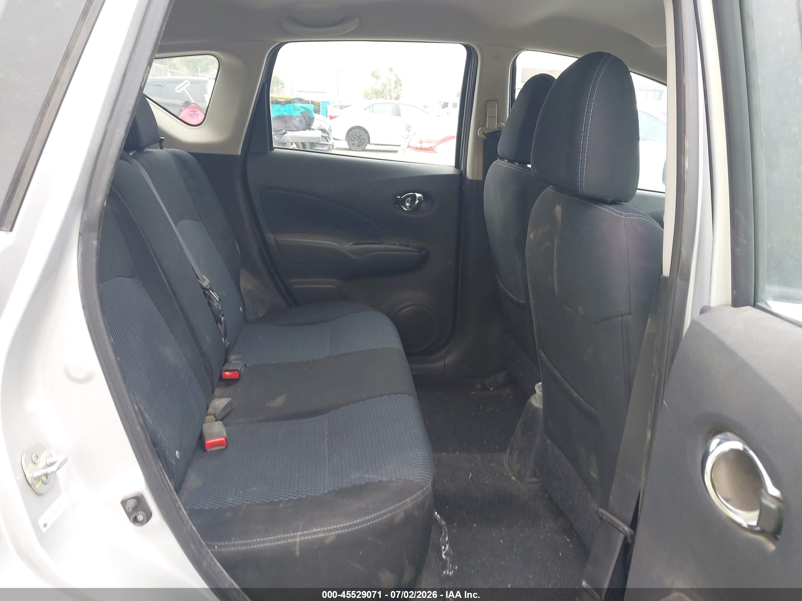 2015 Nissan Versa Note S (sr)/s Plus/sl/sr/sv Silver vin: 3N1CE2CP1FL404975