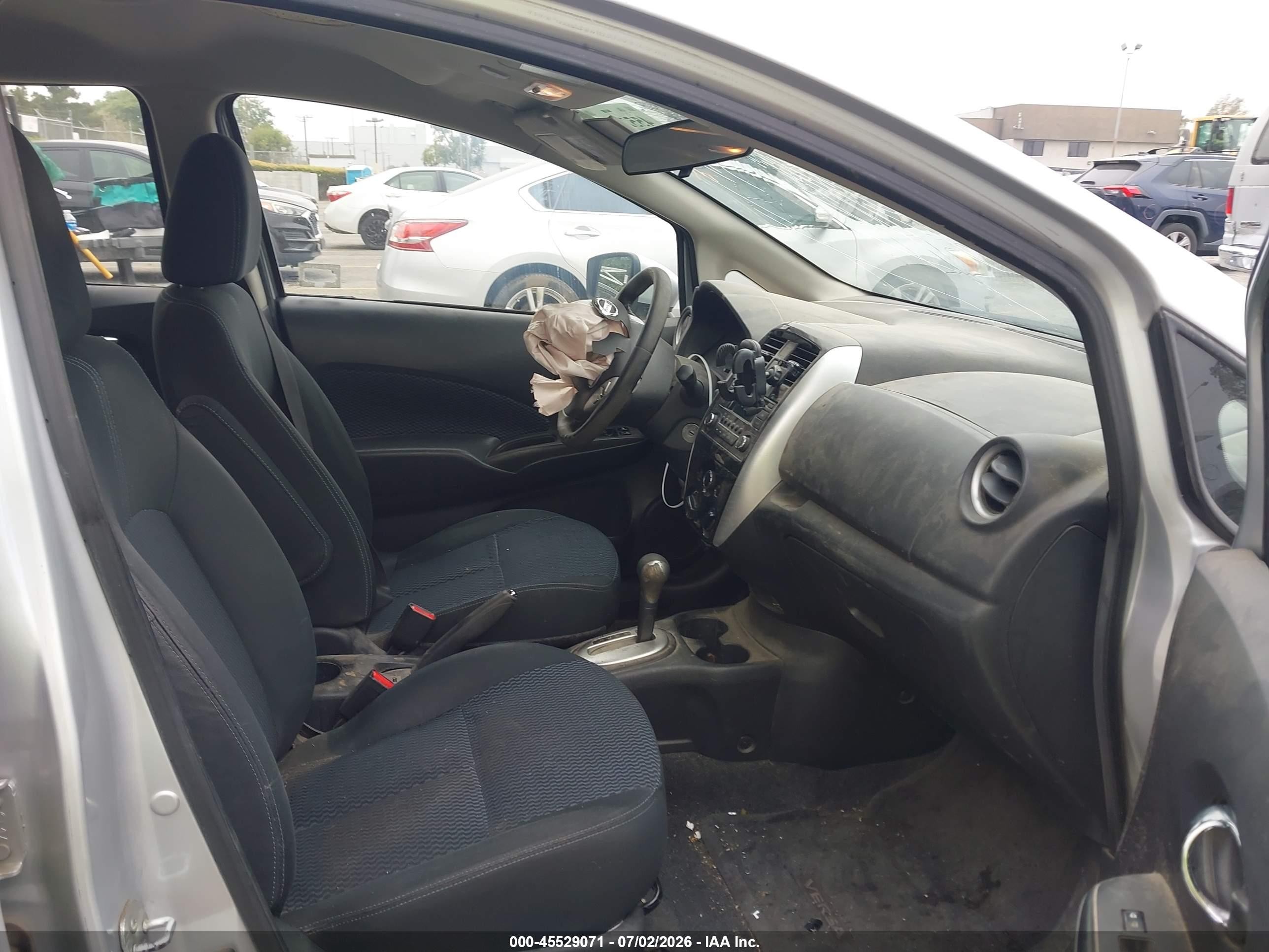 2015 Nissan Versa Note S (sr)/s Plus/sl/sr/sv Silver vin: 3N1CE2CP1FL404975
