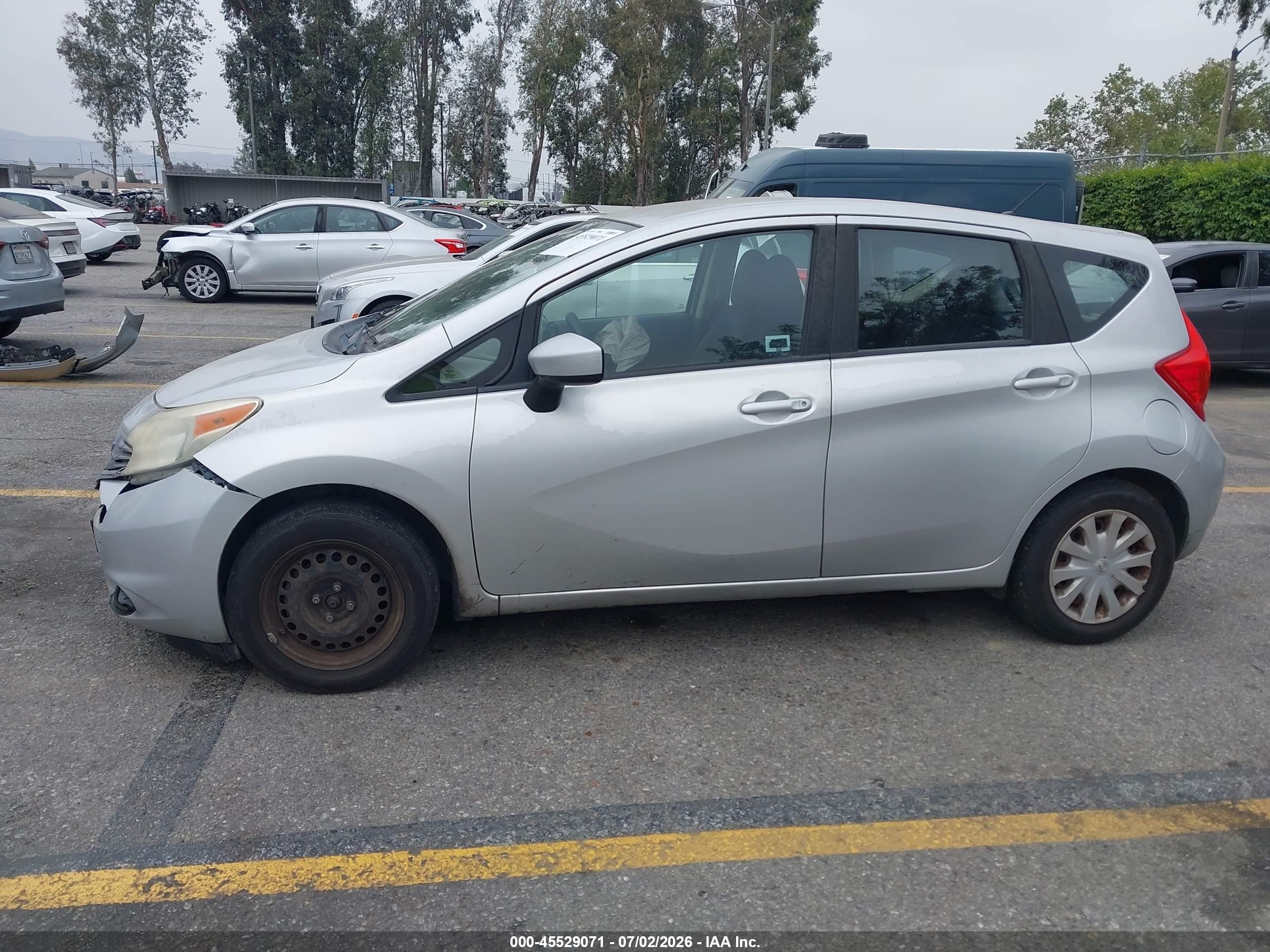 2015 Nissan Versa Note S (sr)/s Plus/sl/sr/sv Silver vin: 3N1CE2CP1FL404975