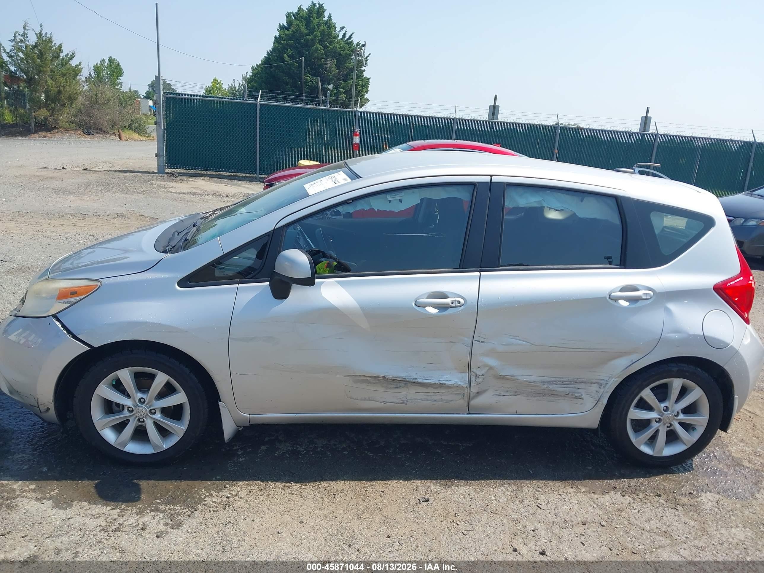 2014 Nissan Versa Note Sv Silver vin: 3N1CE2CP2EL366039