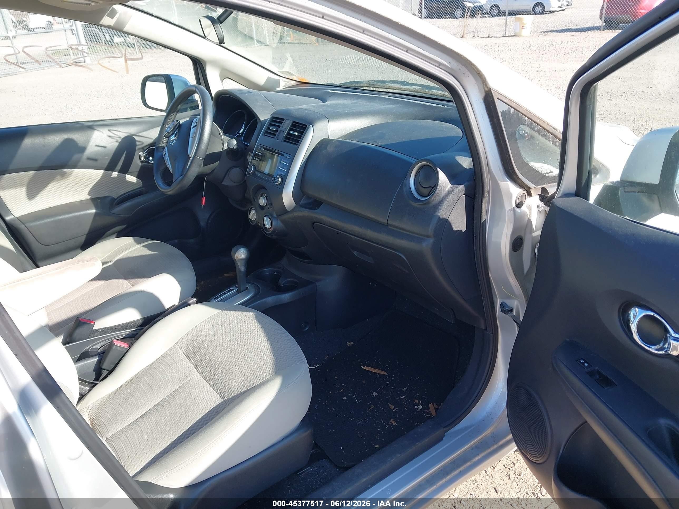2014 Nissan Versa Note Sv Silver vin: 3N1CE2CP2EL374898