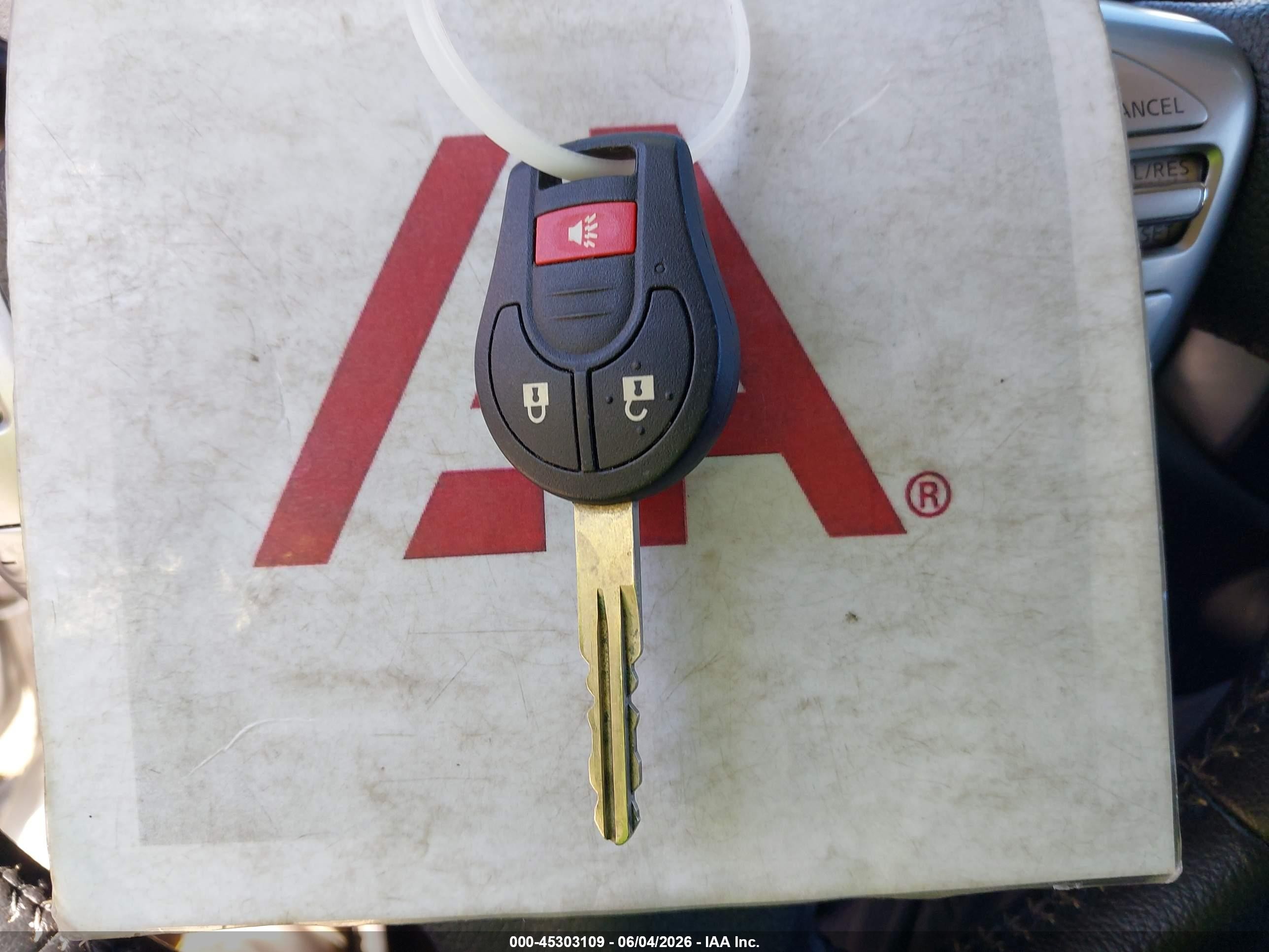 2014 Nissan Versa Note Sv Серебряный vin: 3N1CE2CP2EL383701