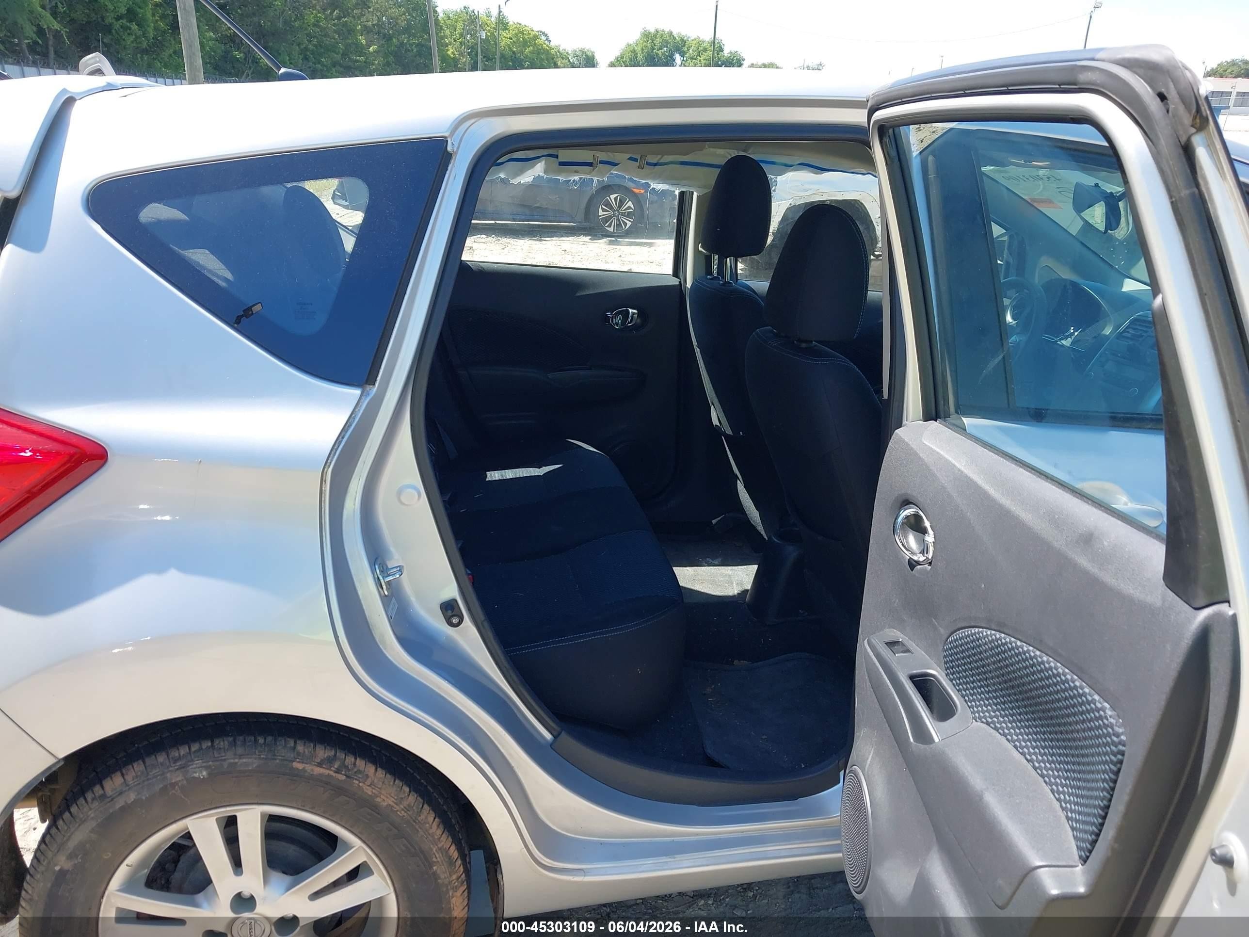 2014 Nissan Versa Note Sv Серебряный vin: 3N1CE2CP2EL383701
