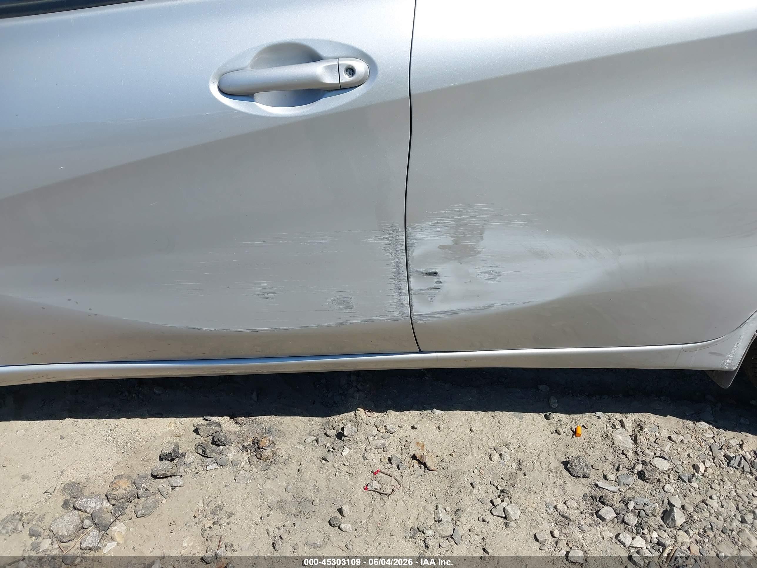 2014 Nissan Versa Note Sv Серебряный vin: 3N1CE2CP2EL383701