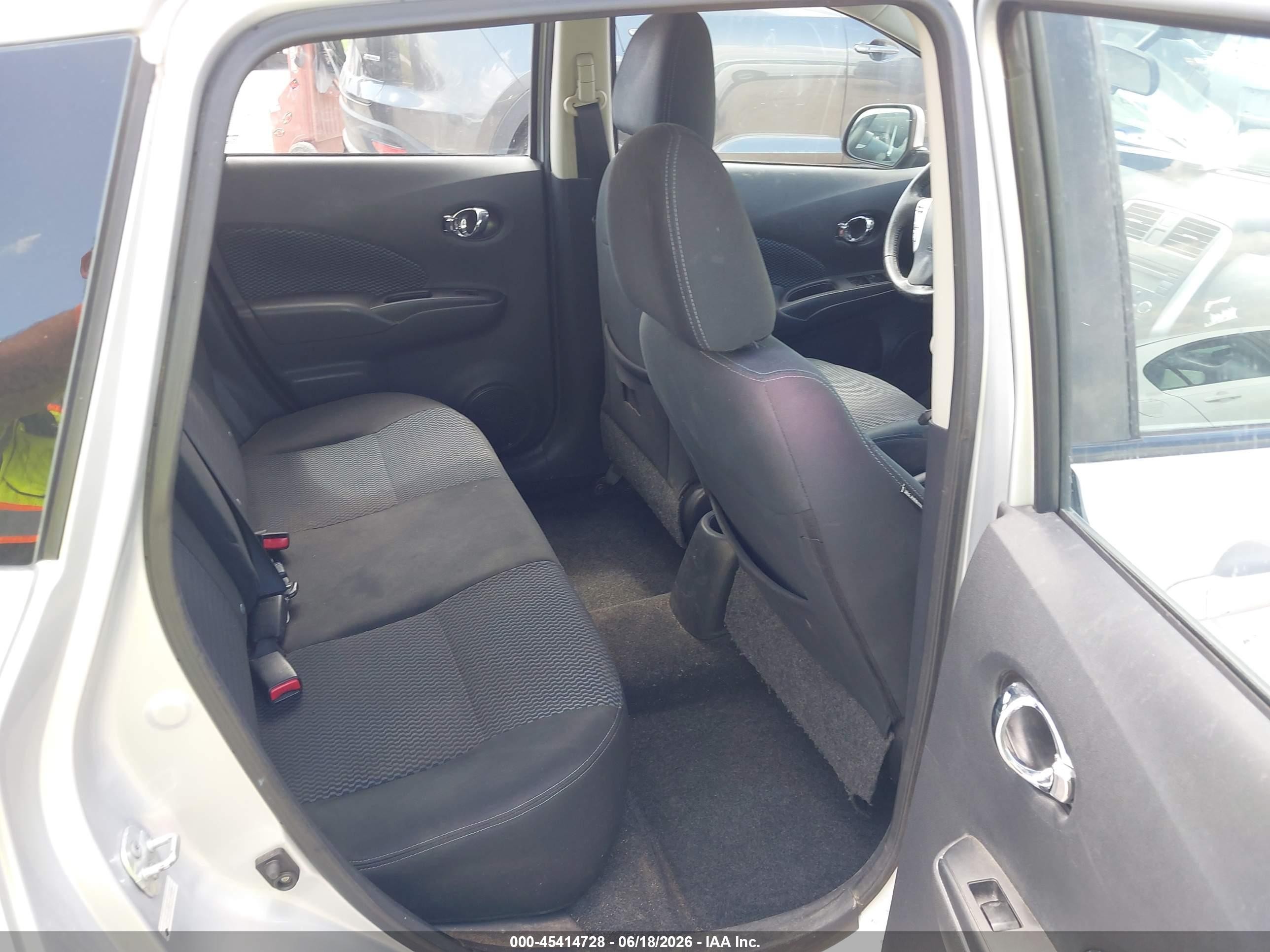 2014 Nissan Versa Note Sv Silver vin: 3N1CE2CP2EL398926