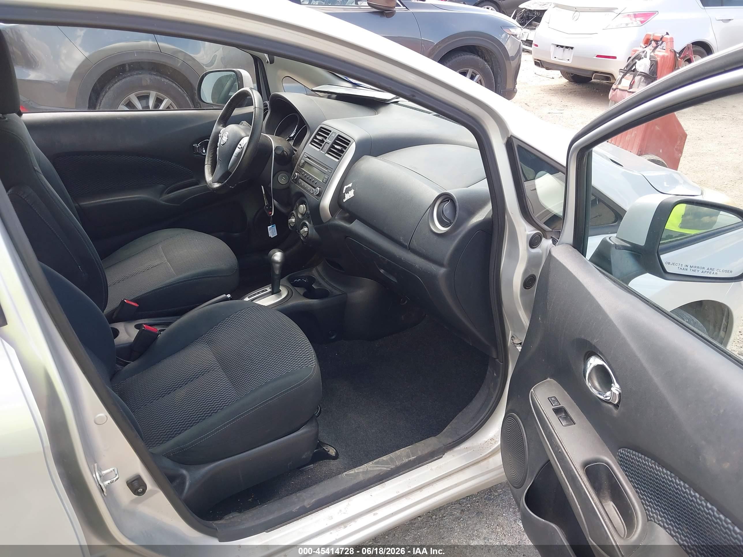 2014 Nissan Versa Note Sv Silver vin: 3N1CE2CP2EL398926