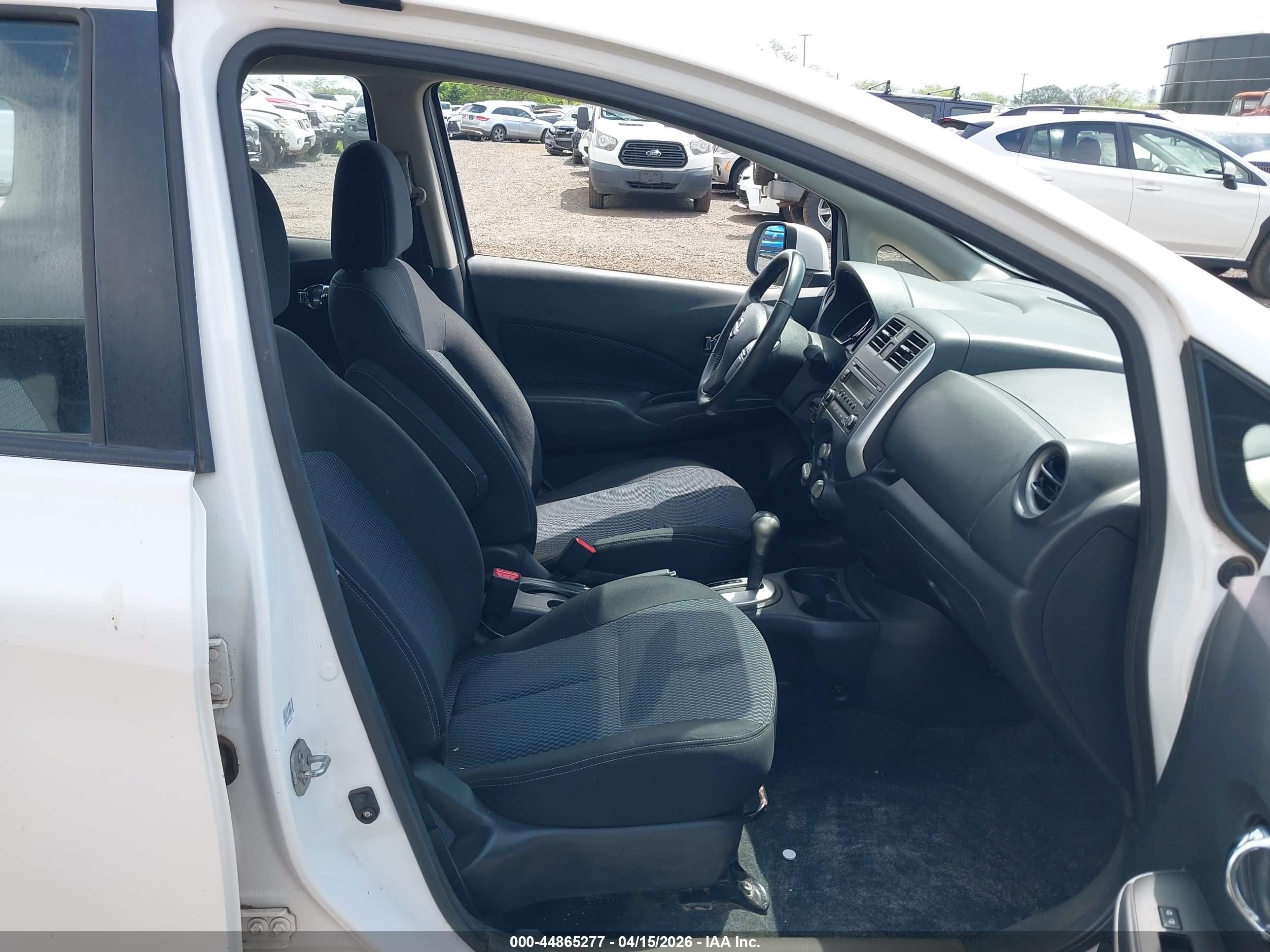 2014 Nissan Versa Note S (sr)/s Plus/sv White vin: 3N1CE2CP2EL422044
