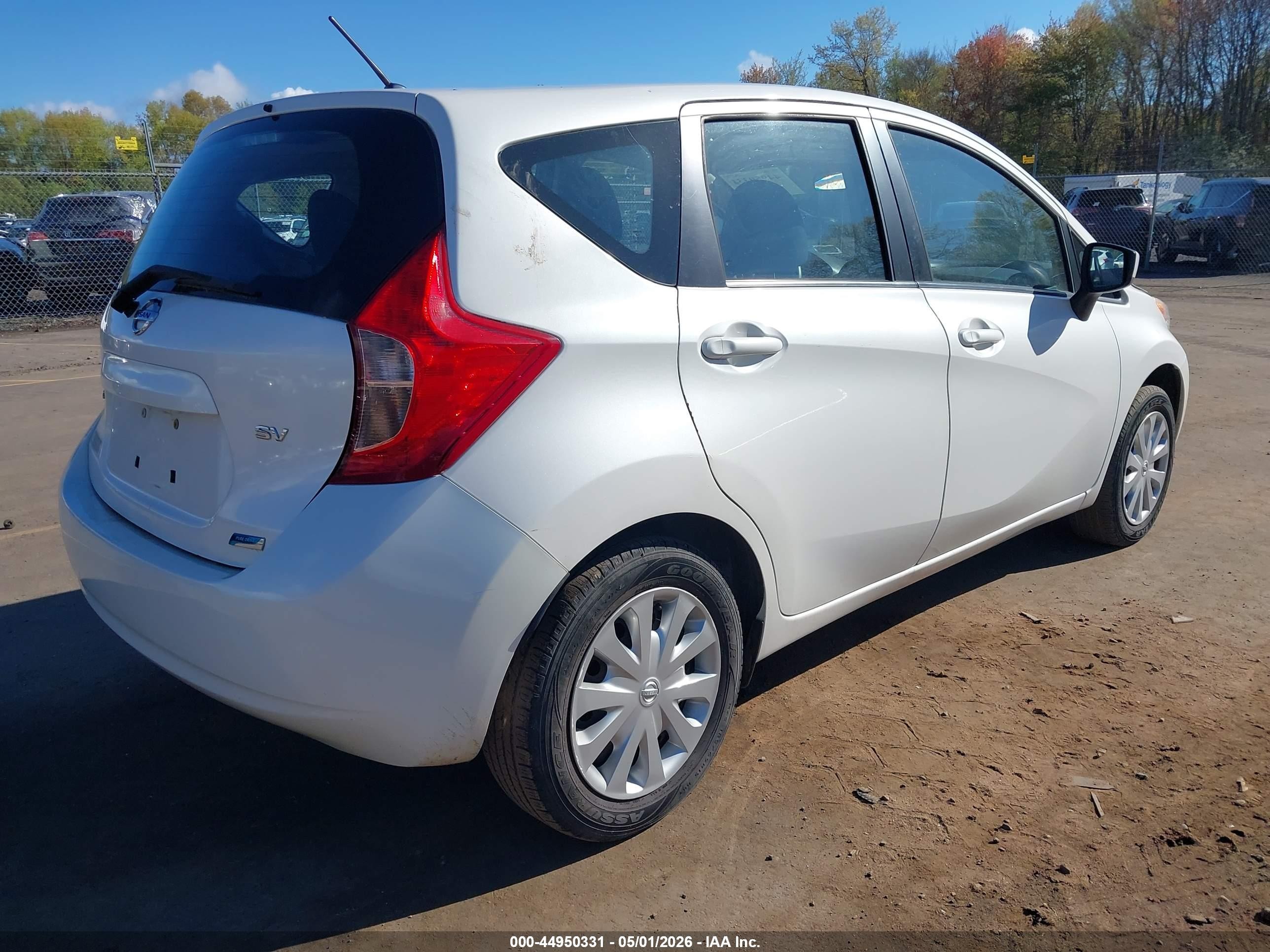 2015 Nissan Versa Note S (sr)/s Plus/sl/sr/sv White vin: 3N1CE2CP2FL363806