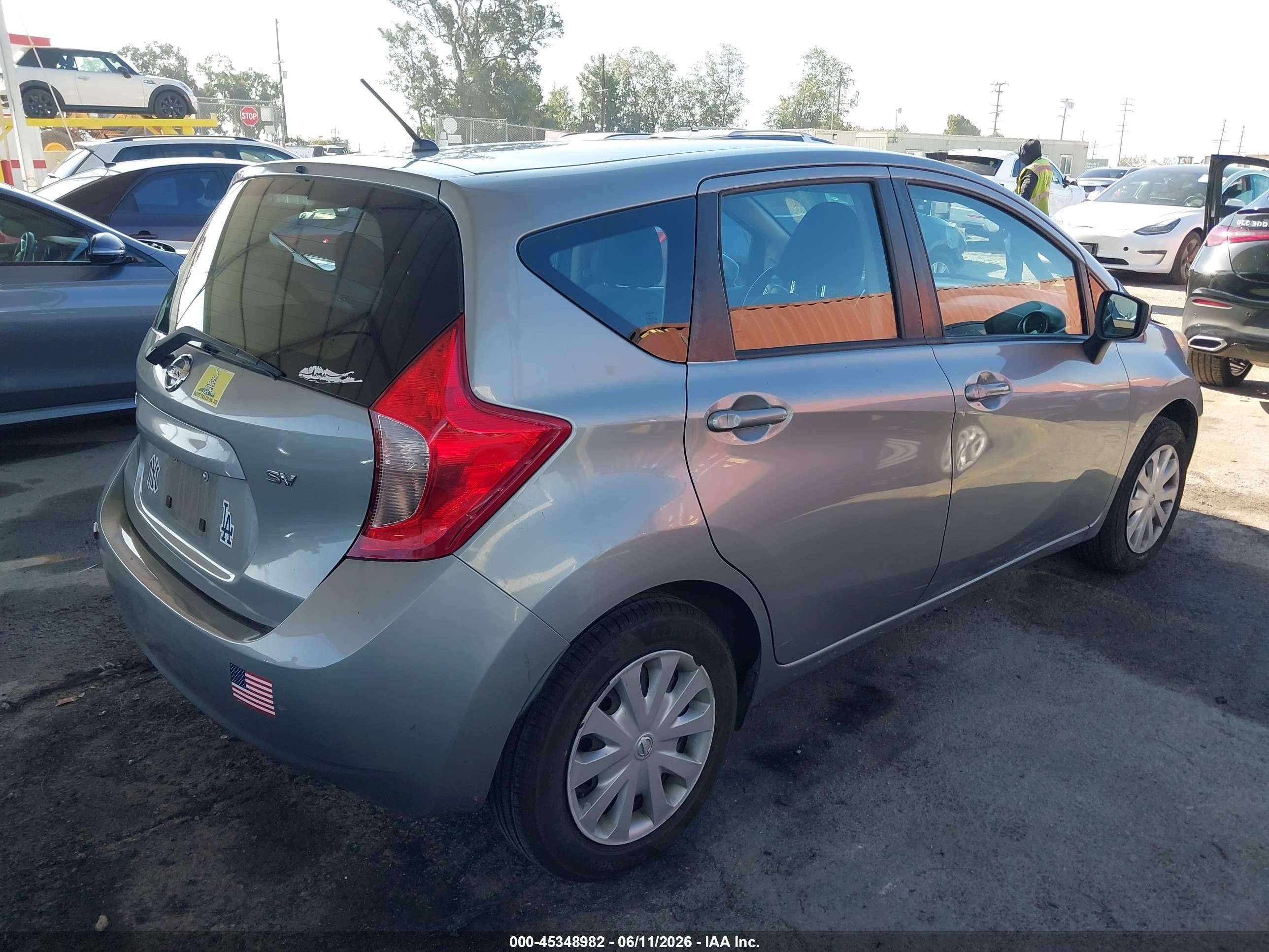 2015 Nissan Versa Note S (sr)/s Plus/sl/sr/sv Silver vin: 3N1CE2CP2FL375843