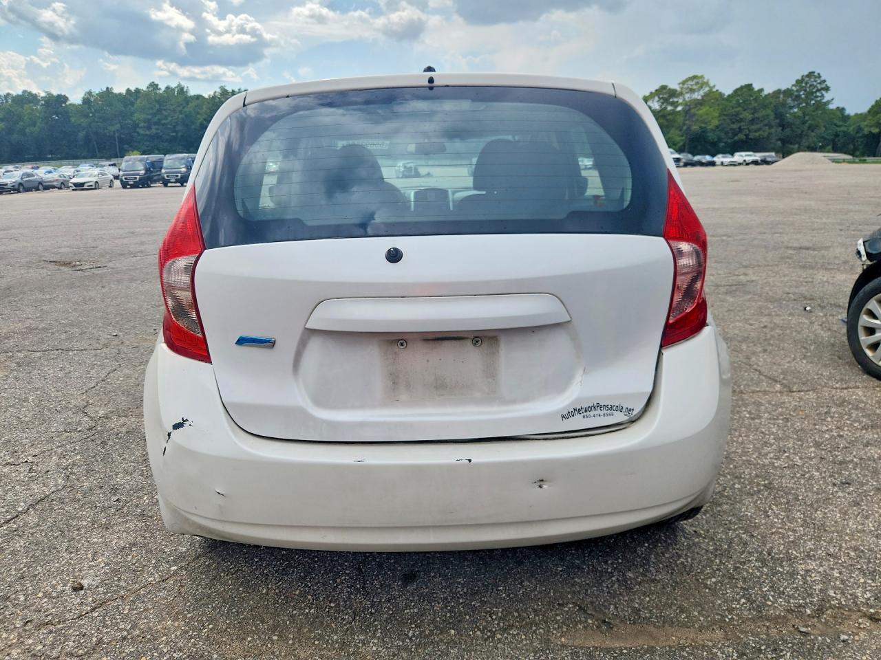 2015 Niss Versa Note White vin: 3N1CE2CP2FL382405