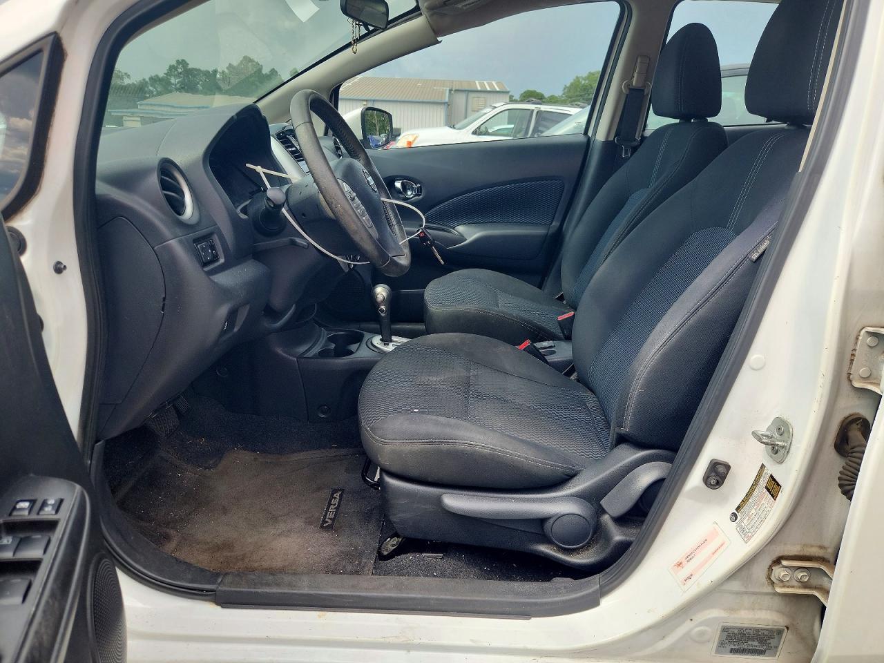 2015 Niss Versa Note White vin: 3N1CE2CP2FL382405