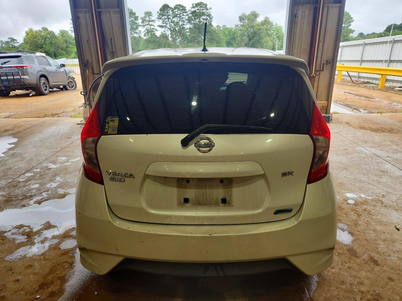 2015 Nissan Versa Note Sr White vin: 3N1CE2CP2FL396272