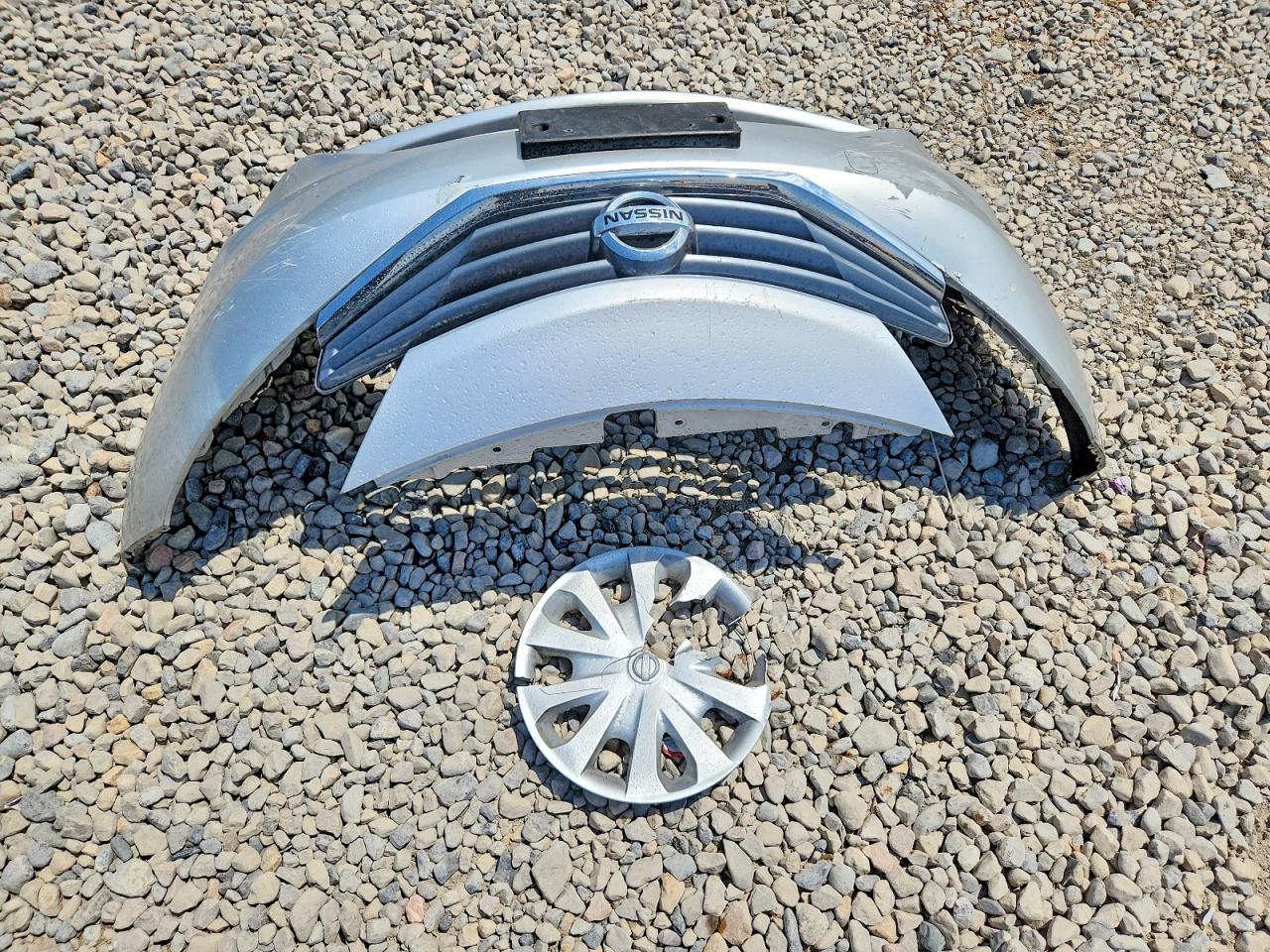 2015 Nissan Versa Note S Silver vin: 3N1CE2CP2FL402152