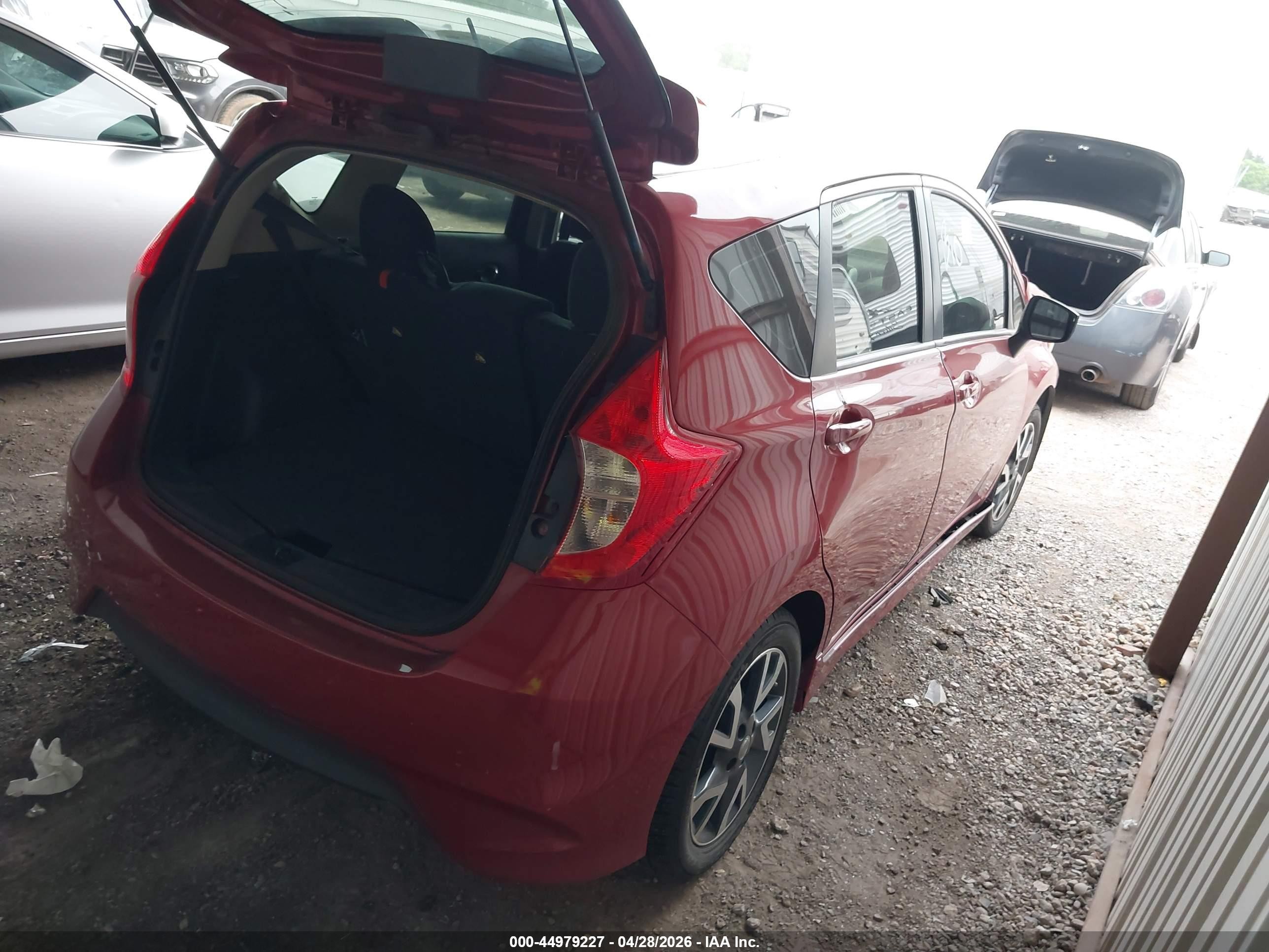 2015 Nissan Versa Note Sr Red vin: 3N1CE2CP2FL414012