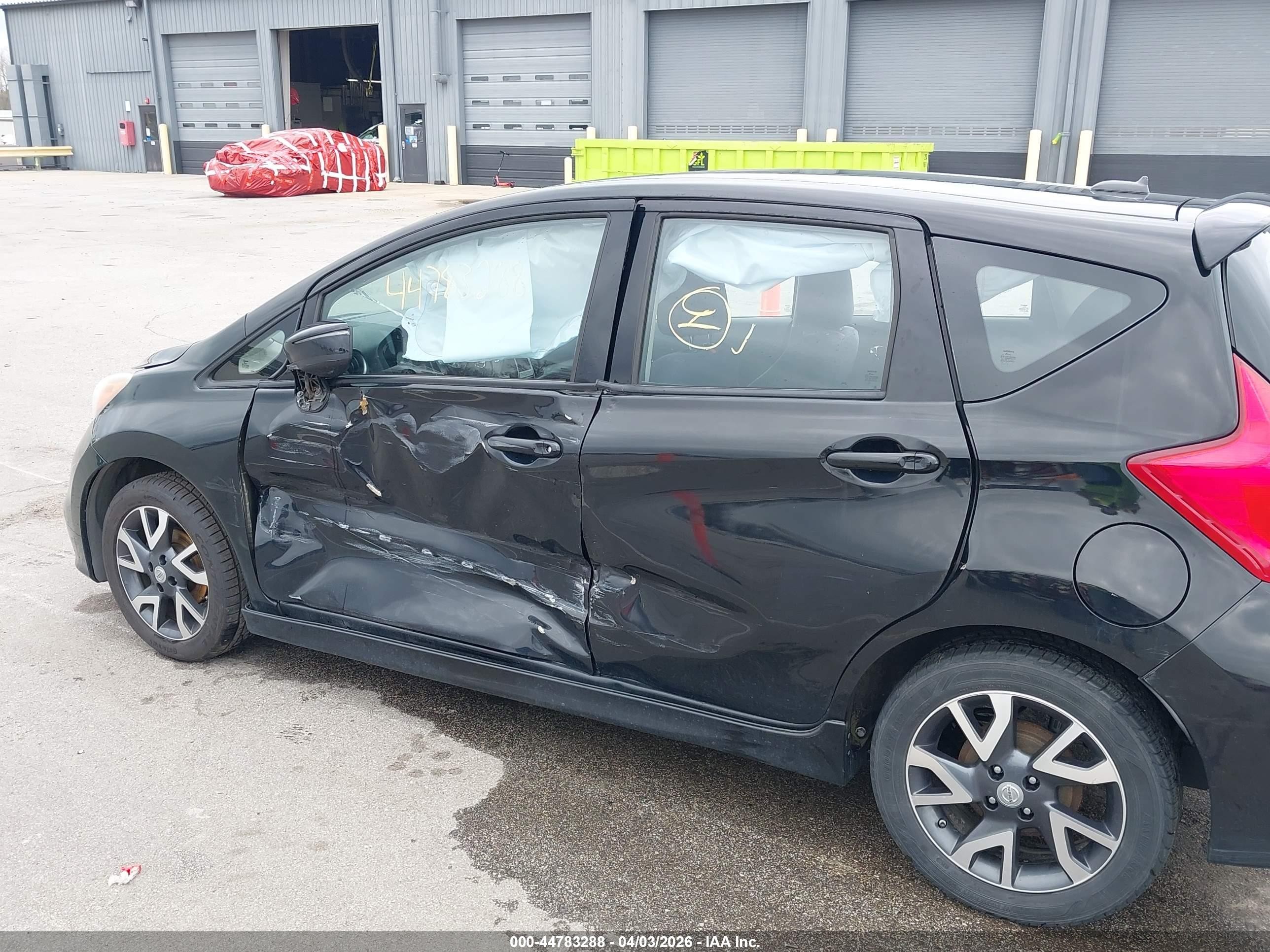 2015 Nissan Versa Note Sr Black vin: 3N1CE2CP2FL428220