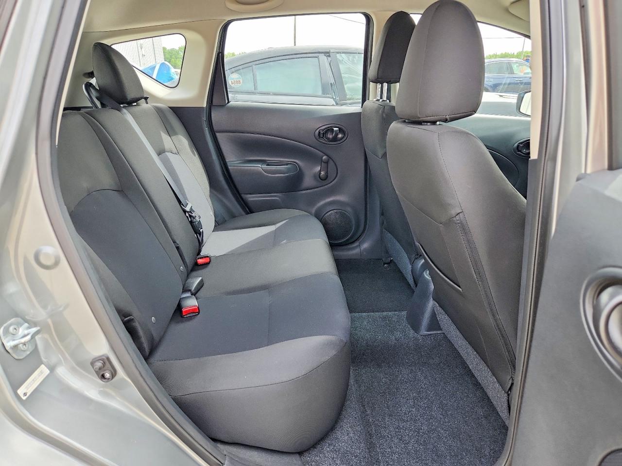 2015 Nissan Versa Note S Plus Silver vin: 3N1CE2CP2FL446667