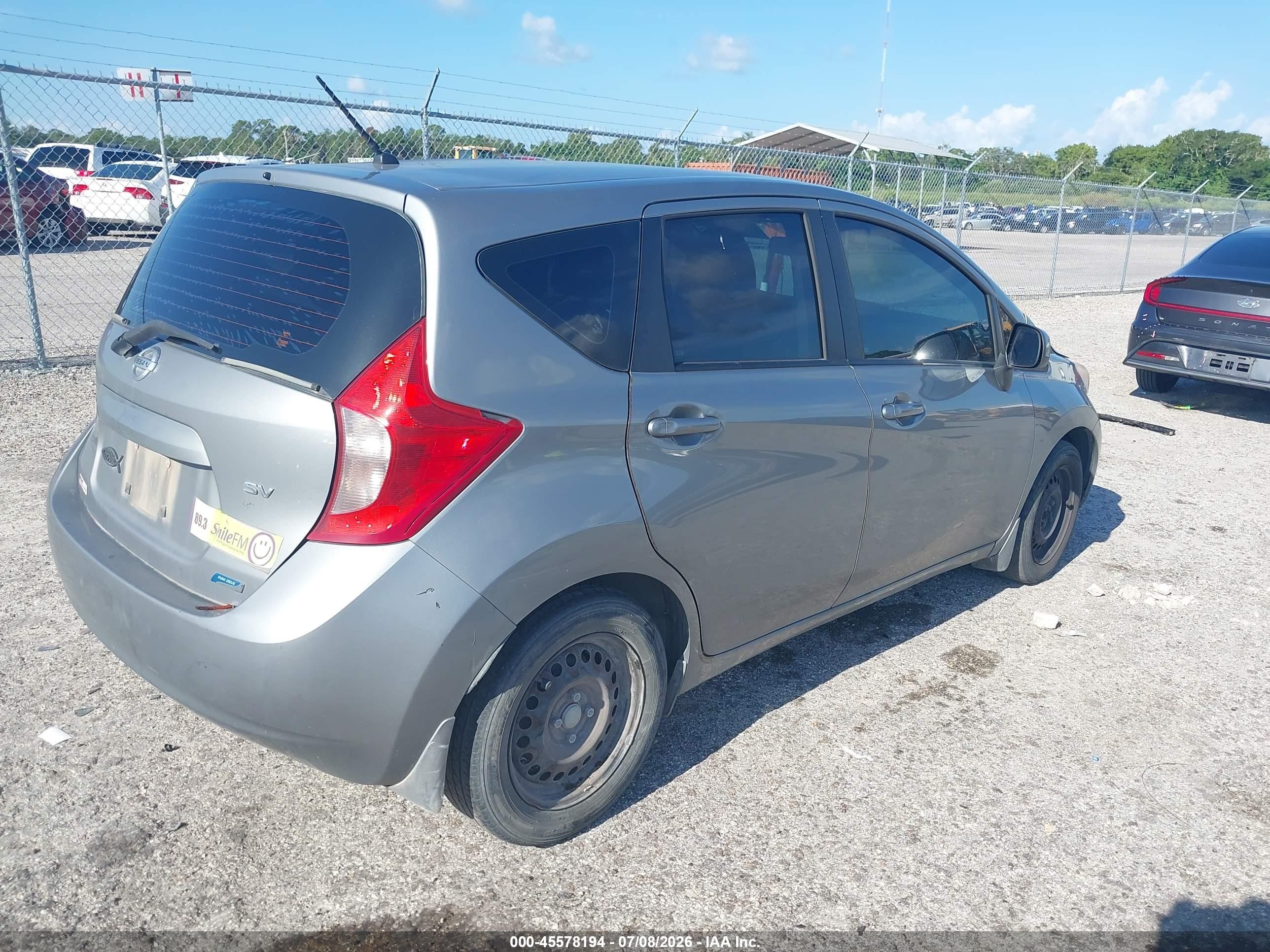 2014 Nissan Versa Note Sv Silver vin: 3N1CE2CP3EL426023