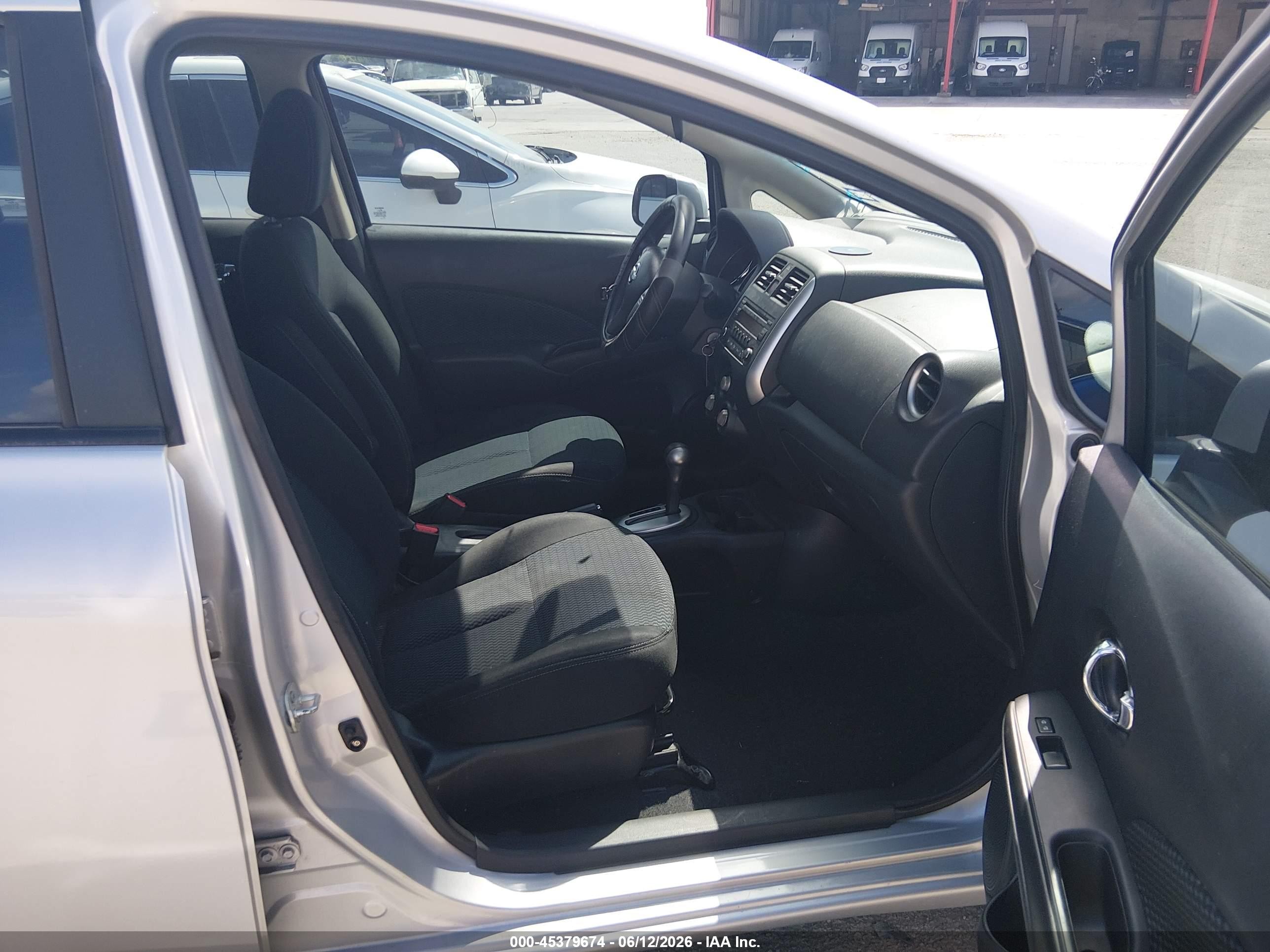 2014 Nissan Versa Note Sv Серебряный vin: 3N1CE2CP3EL431416