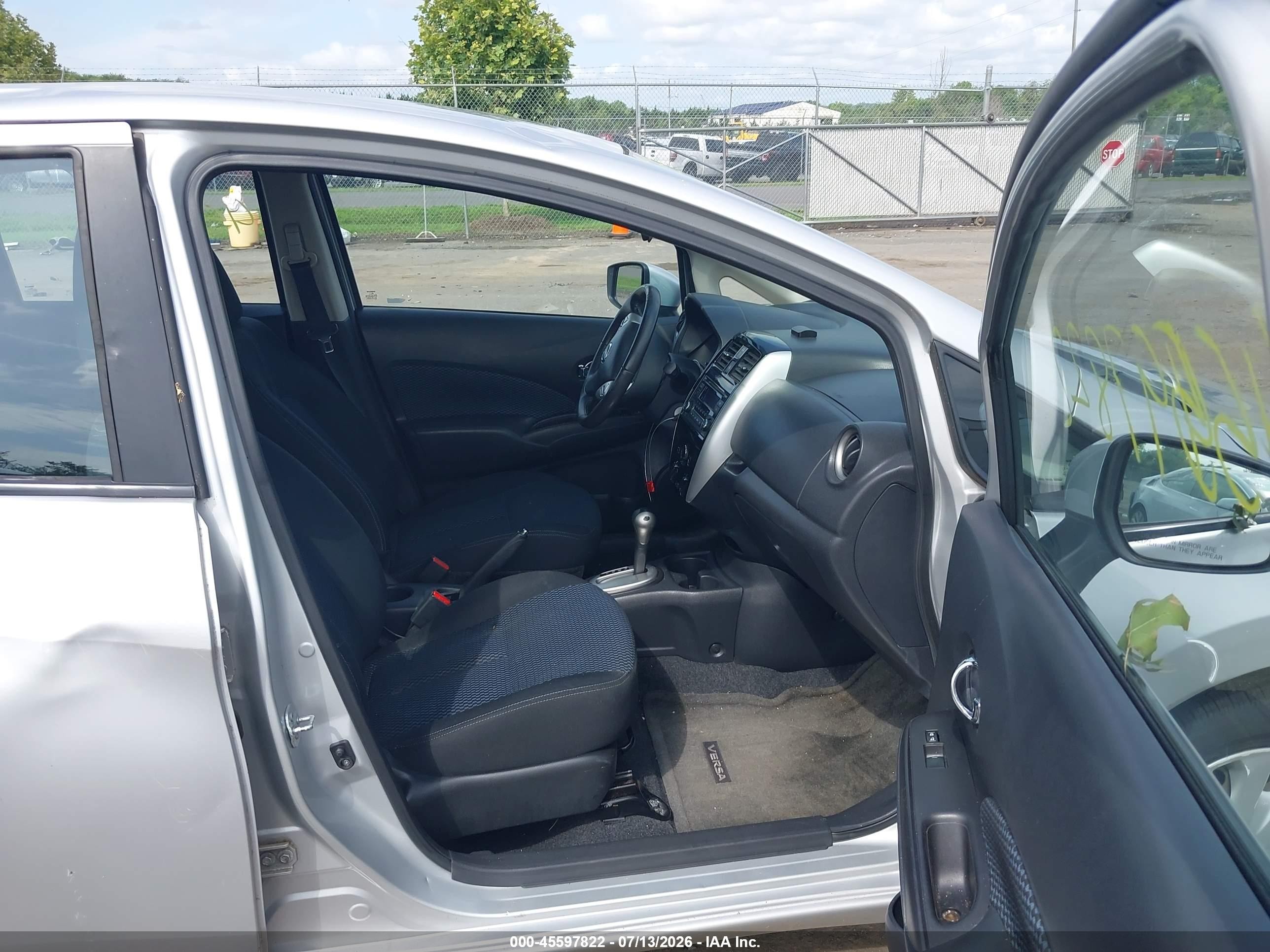 2015 Nissan Versa Note S (sr)/s Plus/sl/sr/sv Silver vin: 3N1CE2CP3FL375558