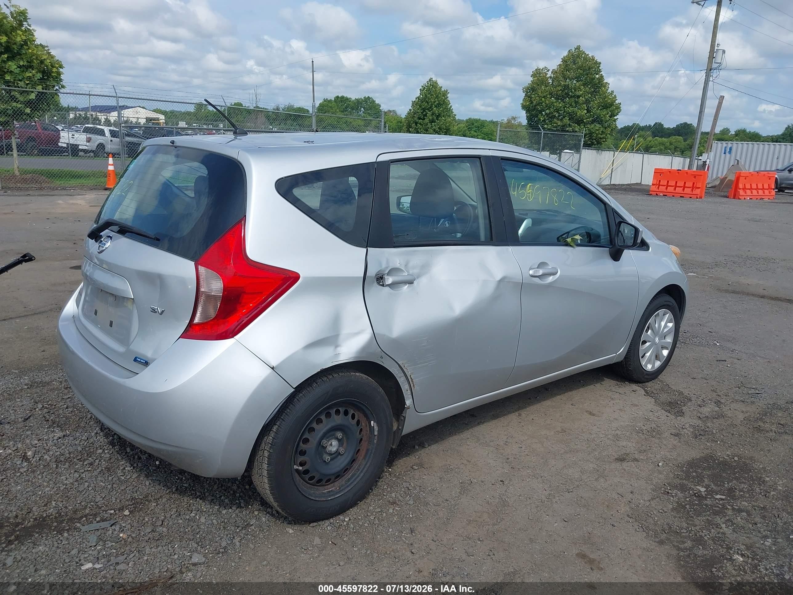 2015 Nissan Versa Note S (sr)/s Plus/sl/sr/sv Silver vin: 3N1CE2CP3FL375558