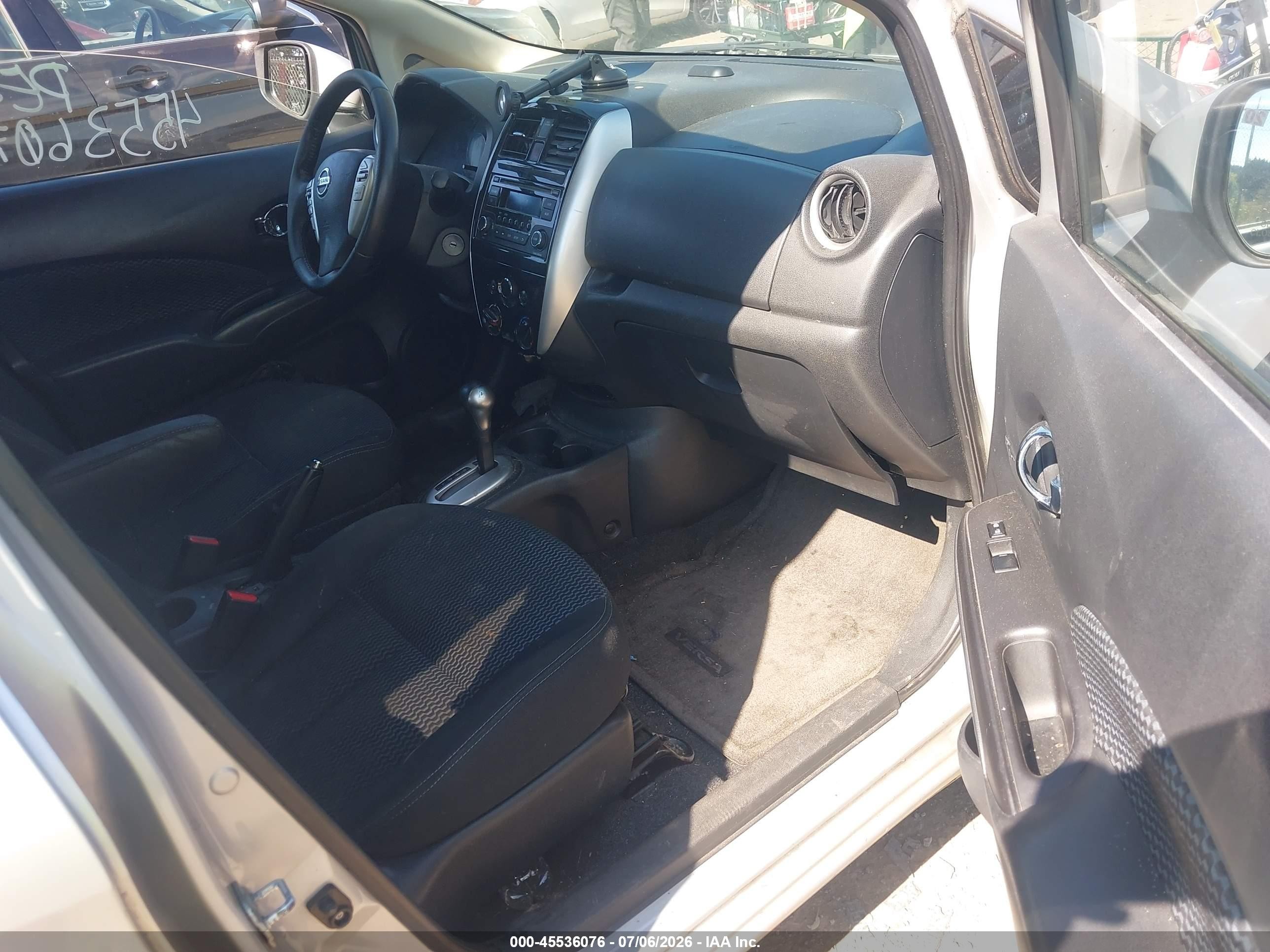 2015 Nissan Versa Note S (sr)/s Plus/sl/sr/sv Silver vin: 3N1CE2CP3FL386561