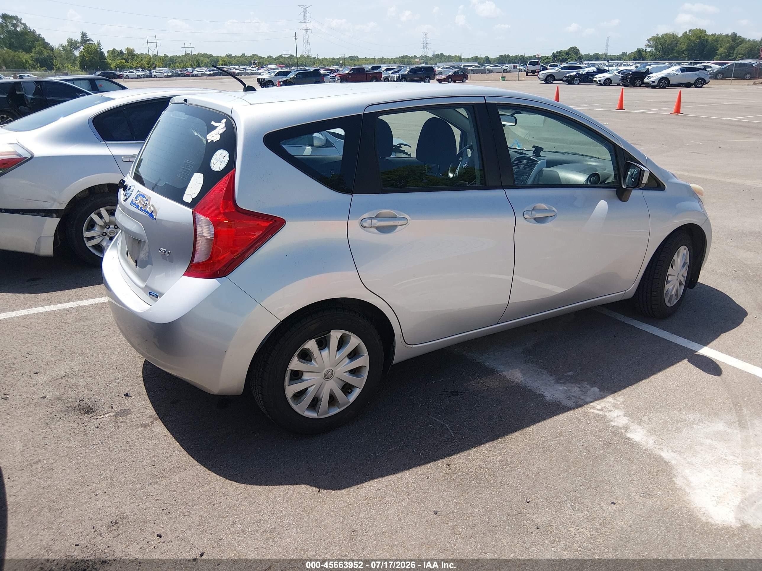2015 Nissan Versa Note S (sr)/s Plus/sl/sr/sv Серебряный vin: 3N1CE2CP3FL410227