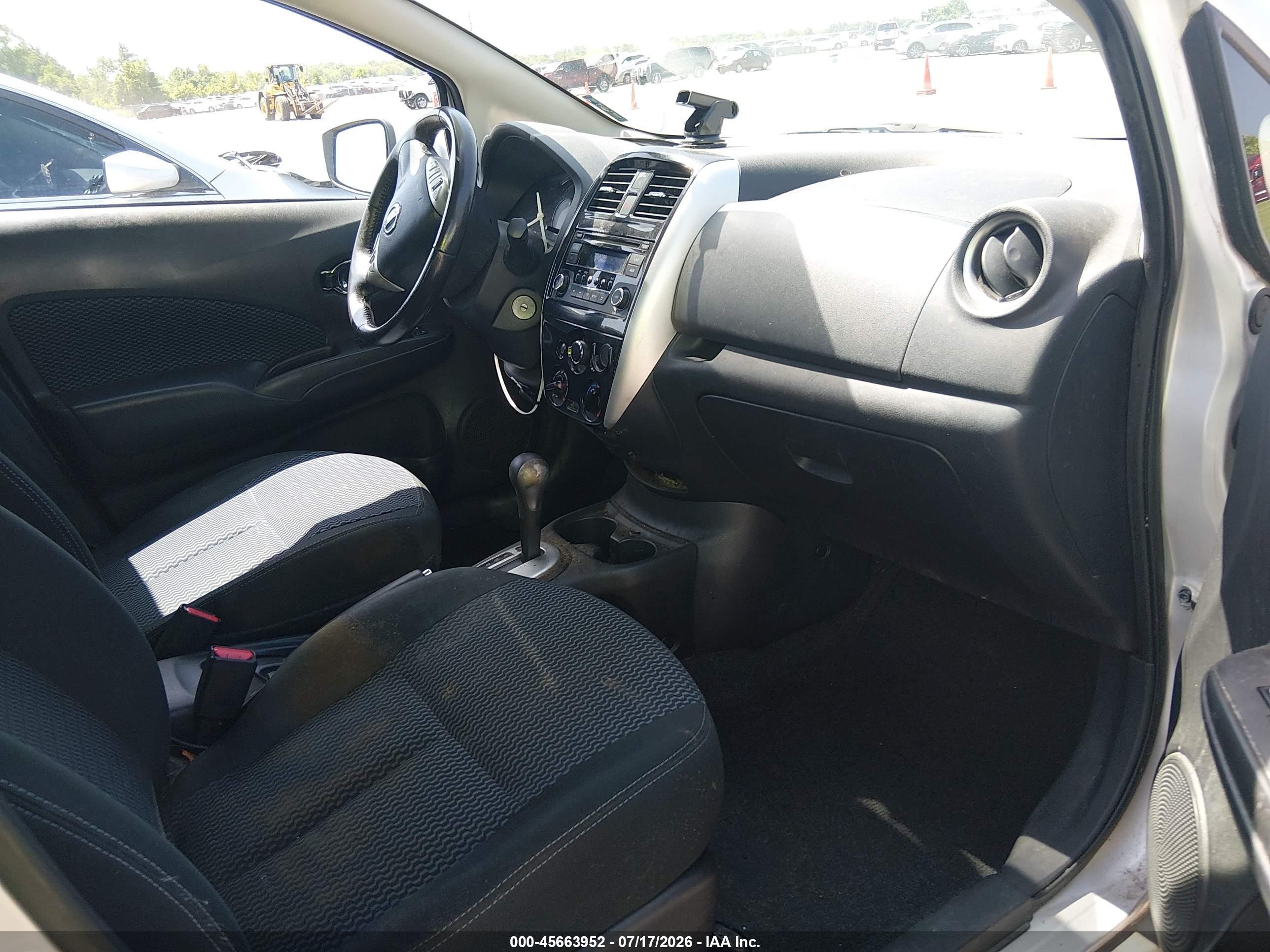 2015 Nissan Versa Note S (sr)/s Plus/sl/sr/sv Серебряный vin: 3N1CE2CP3FL410227