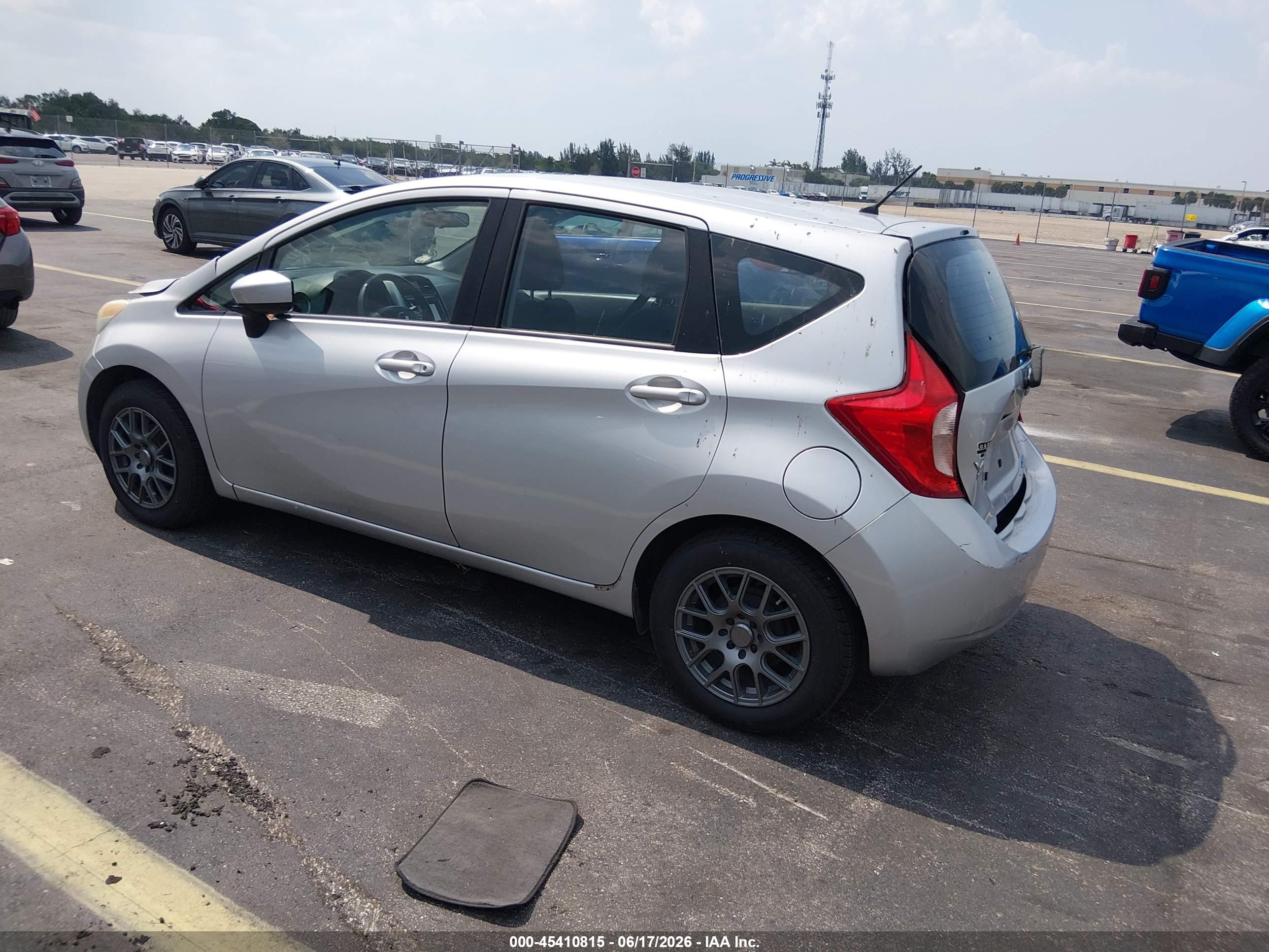 2015 Nissan Versa Note S (sr)/s Plus/sl/sr/sv Gray vin: 3N1CE2CP3FL417355